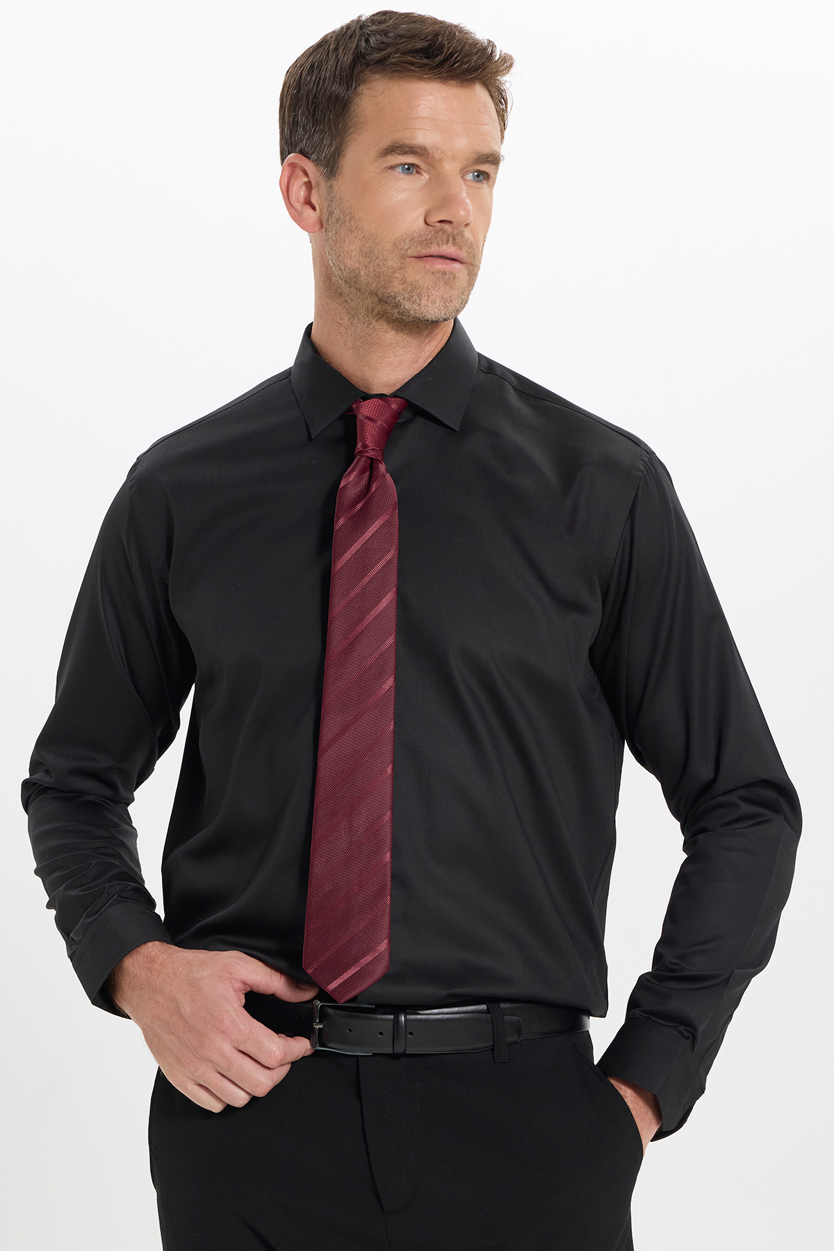 Erkek Slim Fit Non-Iron Pamuklu Siyah Gömlek — مشکی DR250009 — تصویر 4 از 9