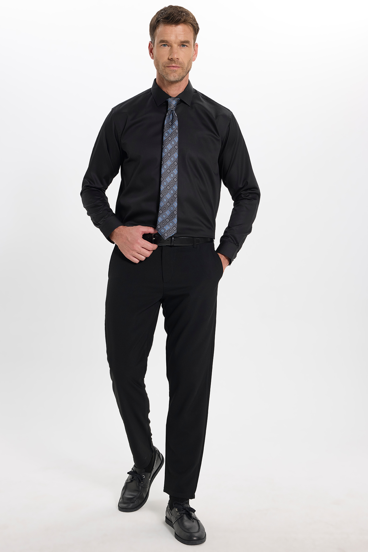 Erkek Regular Fit Rahat Kesim Siyah Non-Iron Pamuklu Gömlek — مشکی KL250008 — تصویر 3 از 8