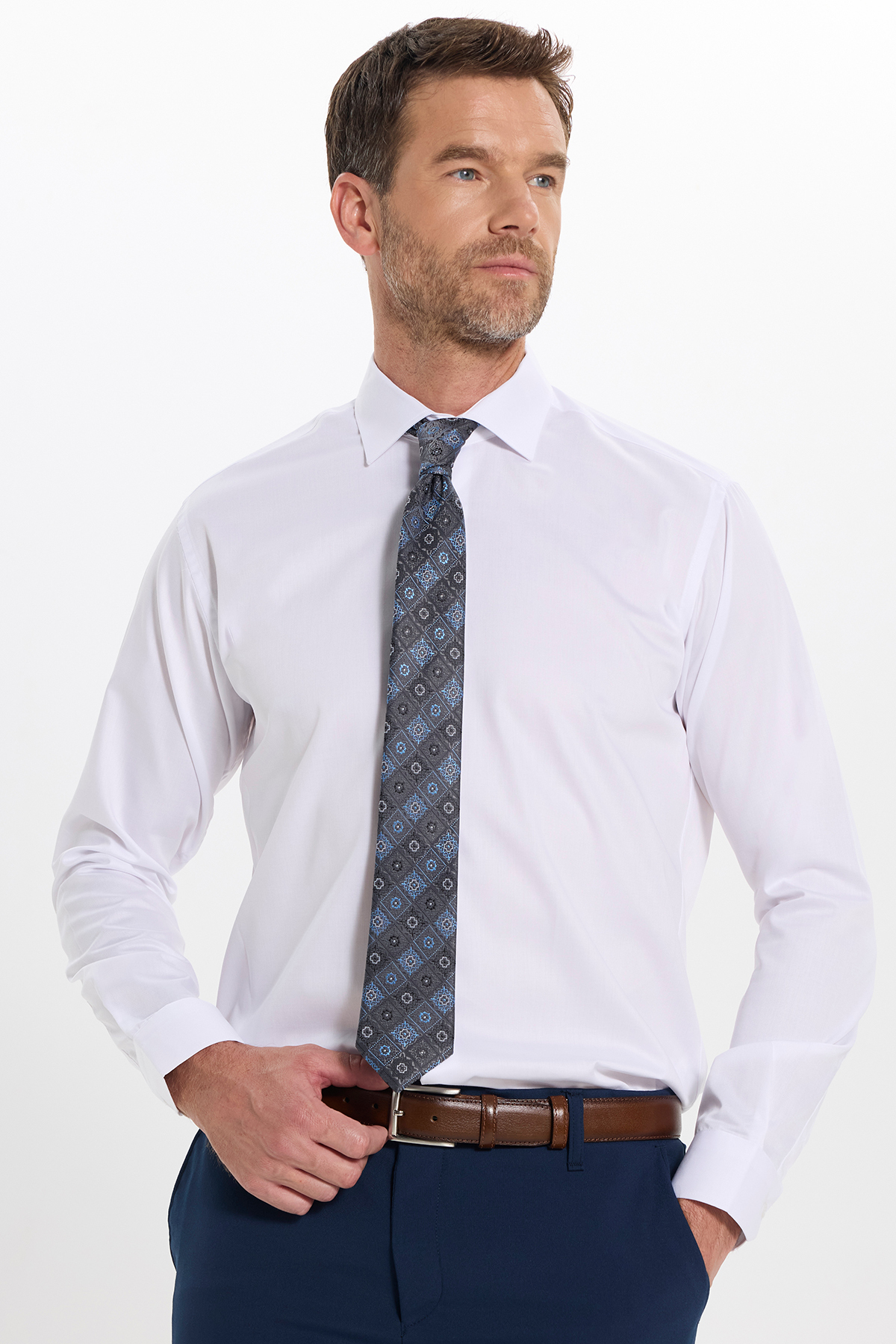 Erkek Regular Fit Rahat Kesim Uzun Kol Kravatlık Yaka Non-Iron Pamuklu Beyaz Gömlek — سفید KL250008 — تصویر 6 از 10