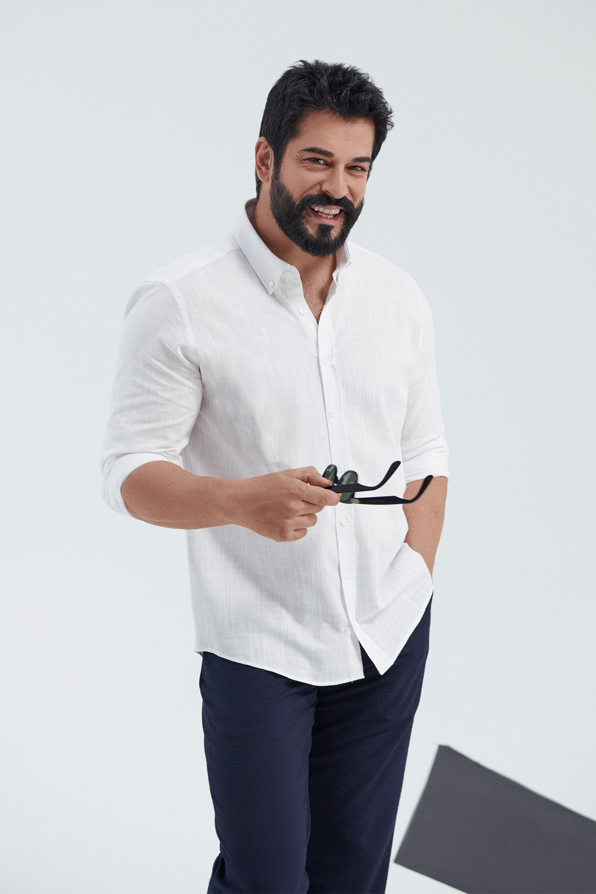 Erkek Beyaz Kolay Ütülenebilen %100 Pamuk Nefes Alabilen Terletmez Slim Fit Gömlek