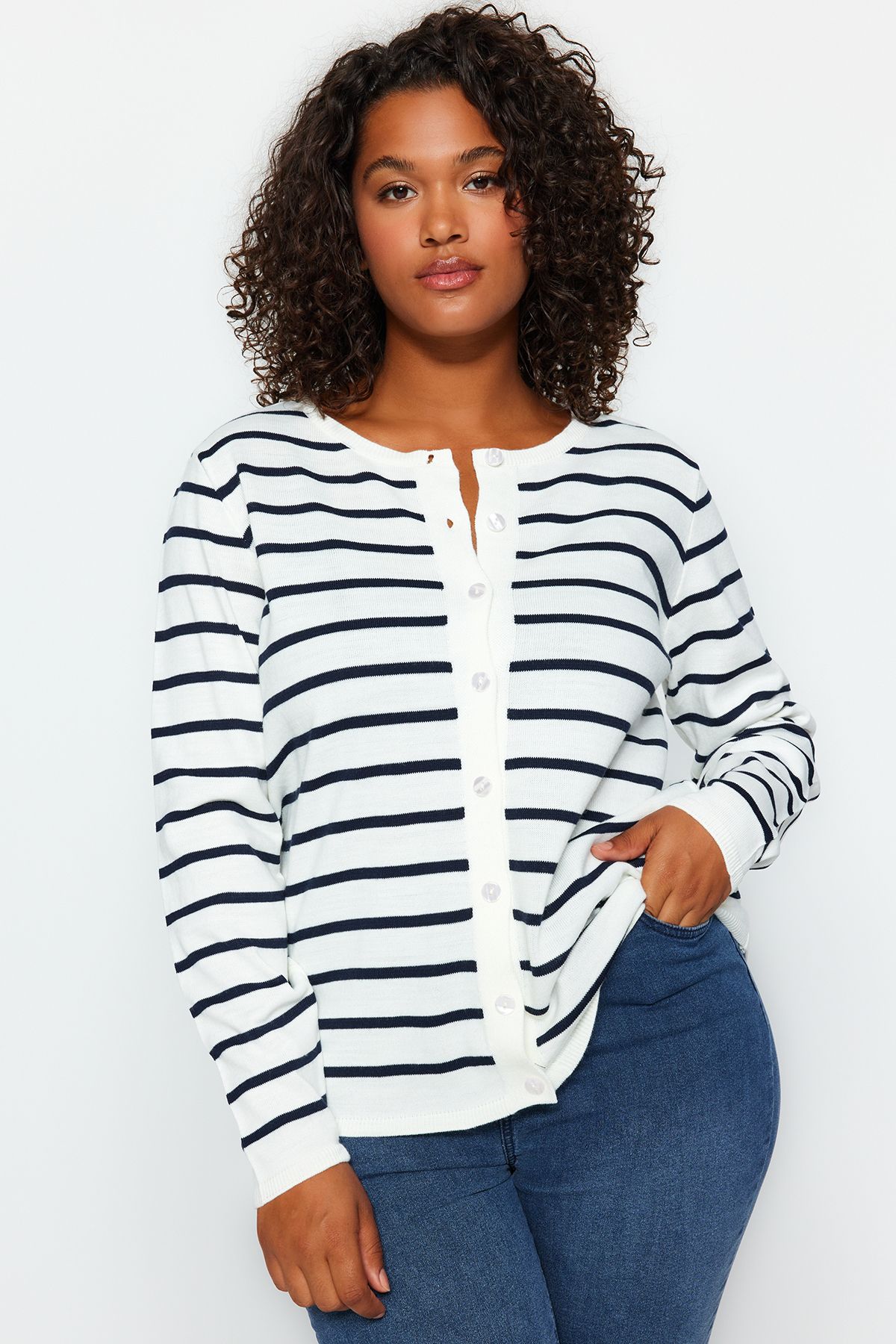Trendyol Curve Dzianinowy Kardigan W Paski W Kolorze Ecru Kobieta - 2XL
