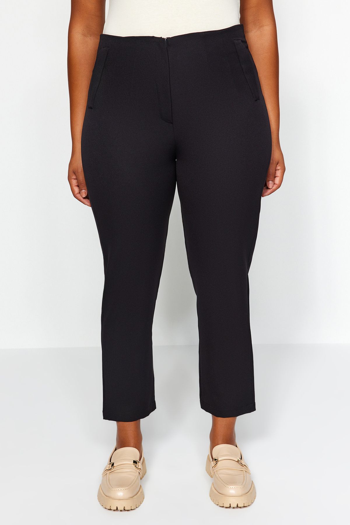 Trendyol Curve-Schwarze Zigarettenhose in großer Größe – Fleto-Tasche, Gewebe TBBAW23AR00015 3
