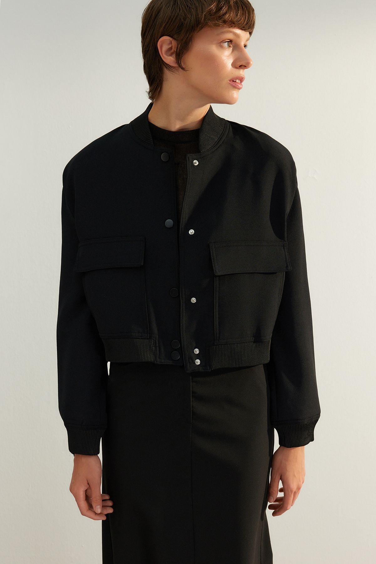 Kolekcia Trendyol-Čierna prémiová bunda Bomber Crop Woven Jacket Twoaw24Ce00047 6
