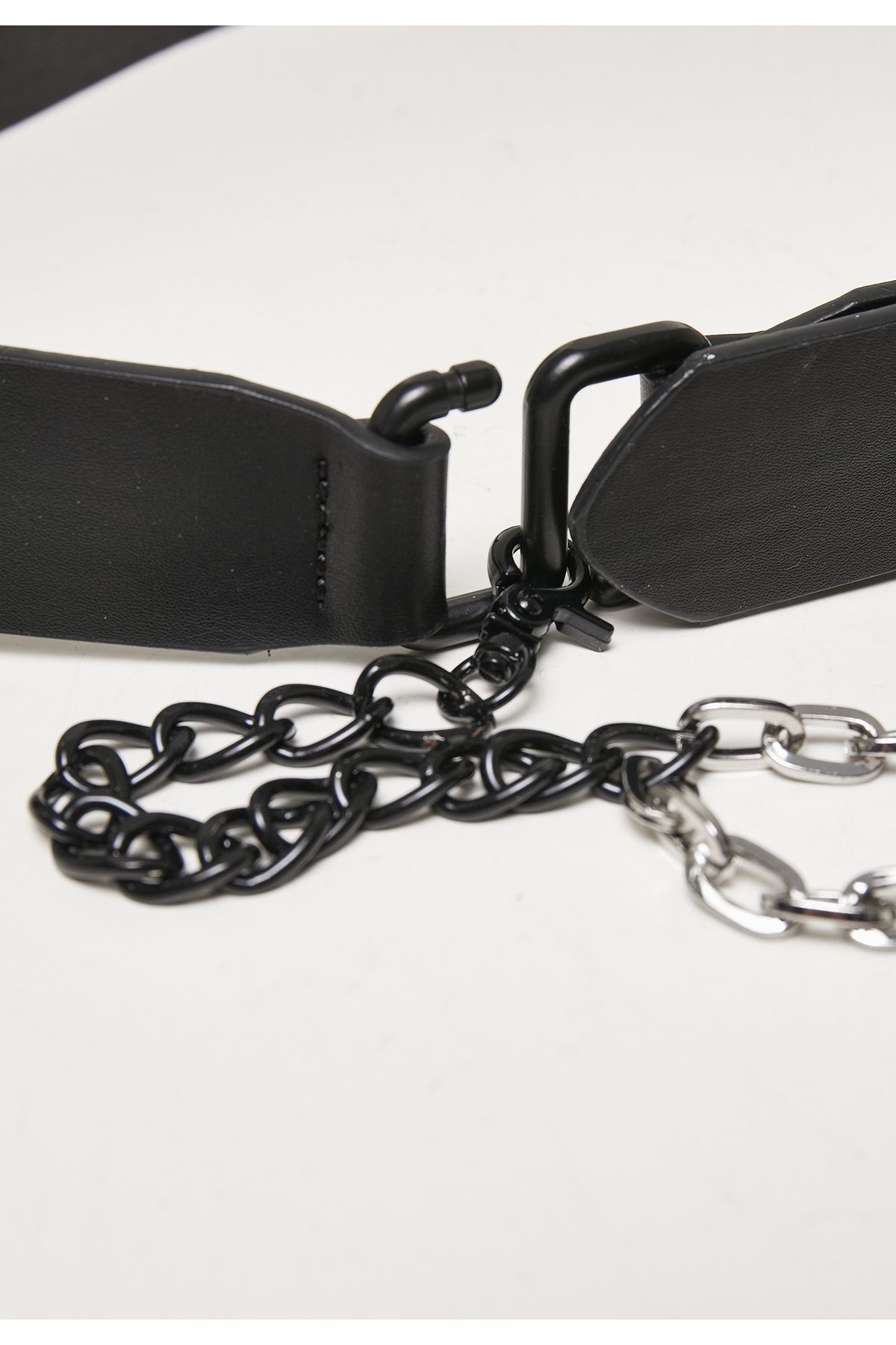 Urban Classics-Accessories Imitation Leather Belt With Metal Chain 3