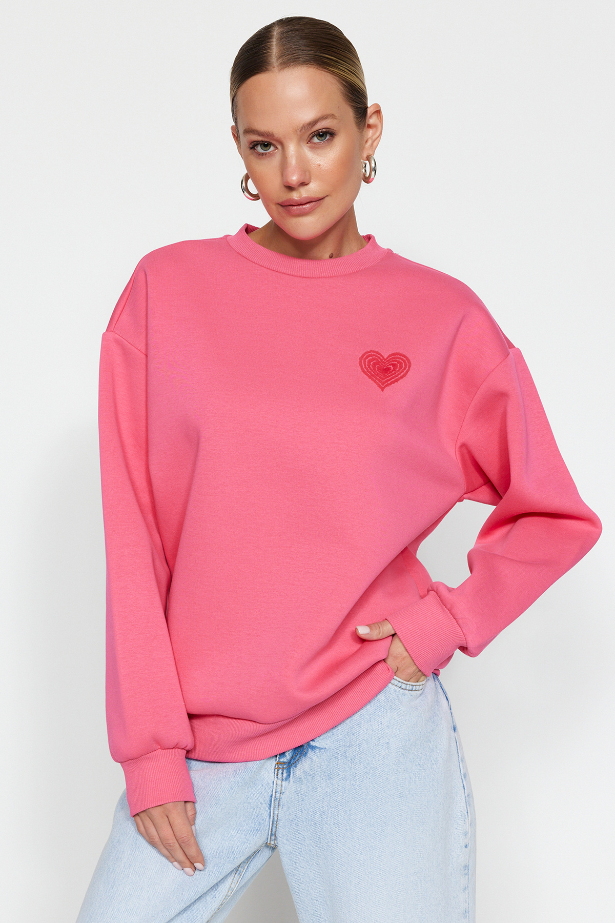 Trendyolmilla  Pembe Kalın İçi Polarlı Göğüs ve Sırt Kabartma Baskılı Oversize Örme Sweatshirt TWOAW24SW00226 - Görsel 3