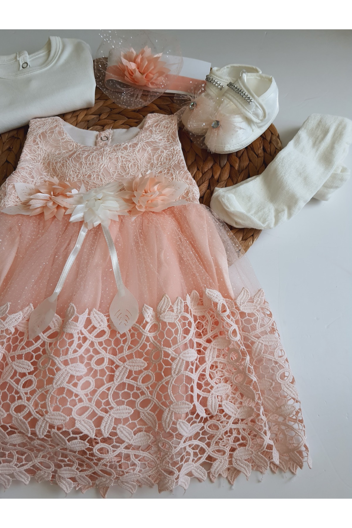 PİLEKİ BABY 0 4 Ay Kız Bebek Mevlüt Elbisesi ,lüks Mevlütlük Dantelli Gelinlik Elbise fotoğrafı 4 (önizleme)