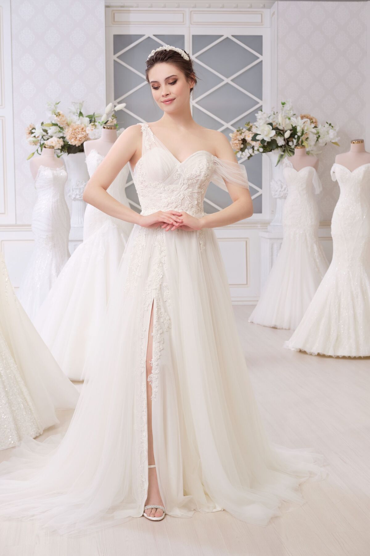 Helen Wedding Dress Model Narin Middlemist