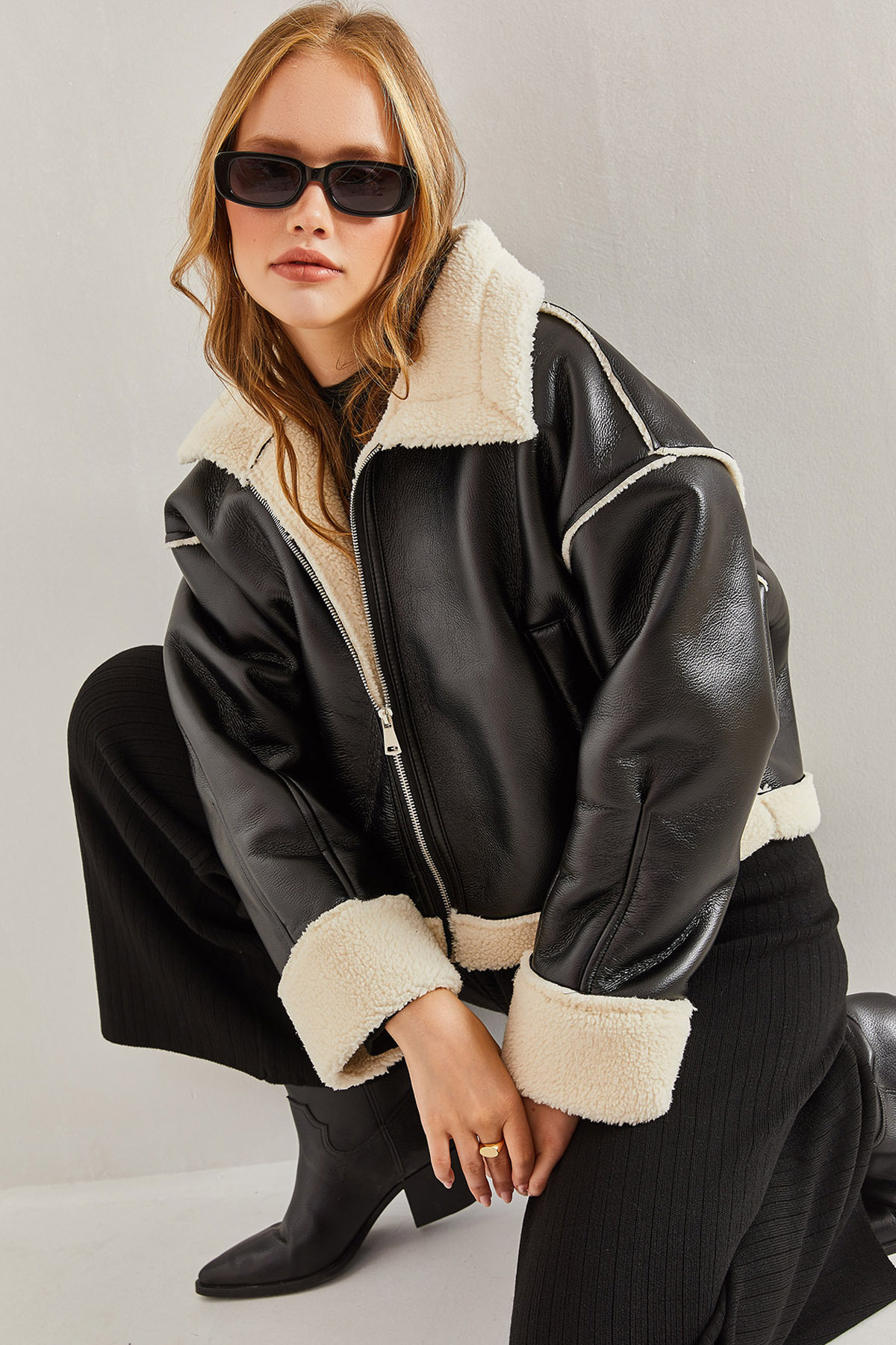 Women's Furry Leather Coat with Side Pockets 40941022