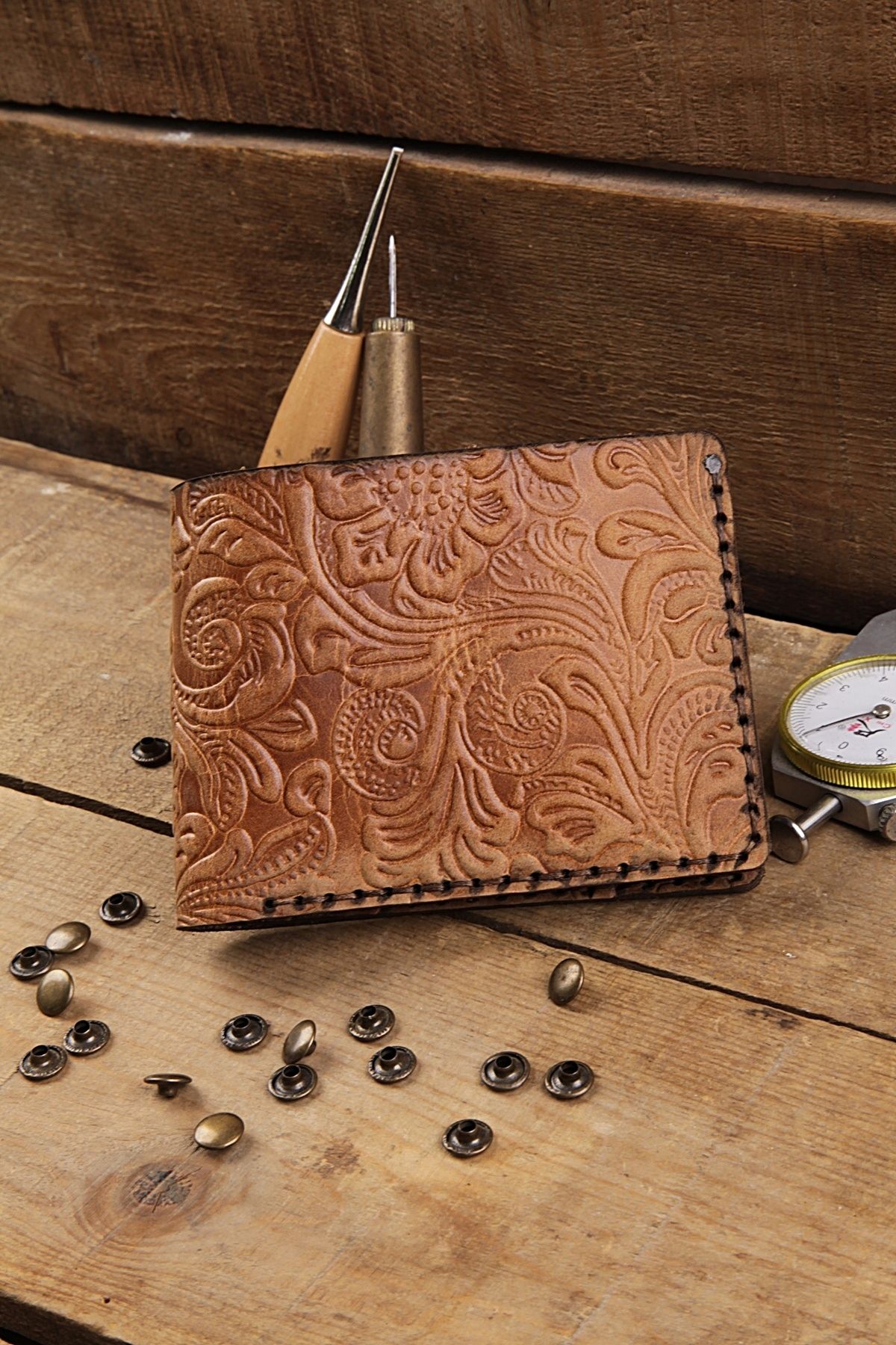 کیف پول مردانه قهوه ای دست ساز New Coast Leather 1900's
