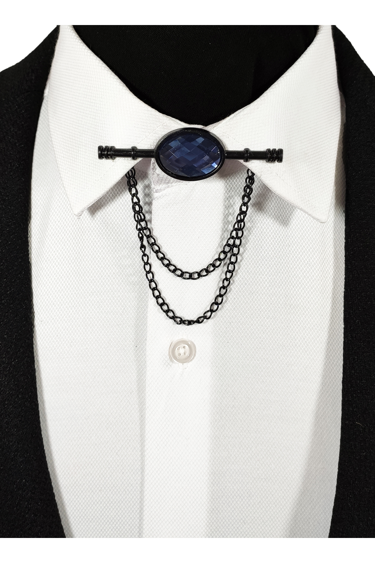  سنجاق یقه قاب‌دار مشکی با سنگ‌های سرمه‌ای، مناسب برای هر پیراهنی.
