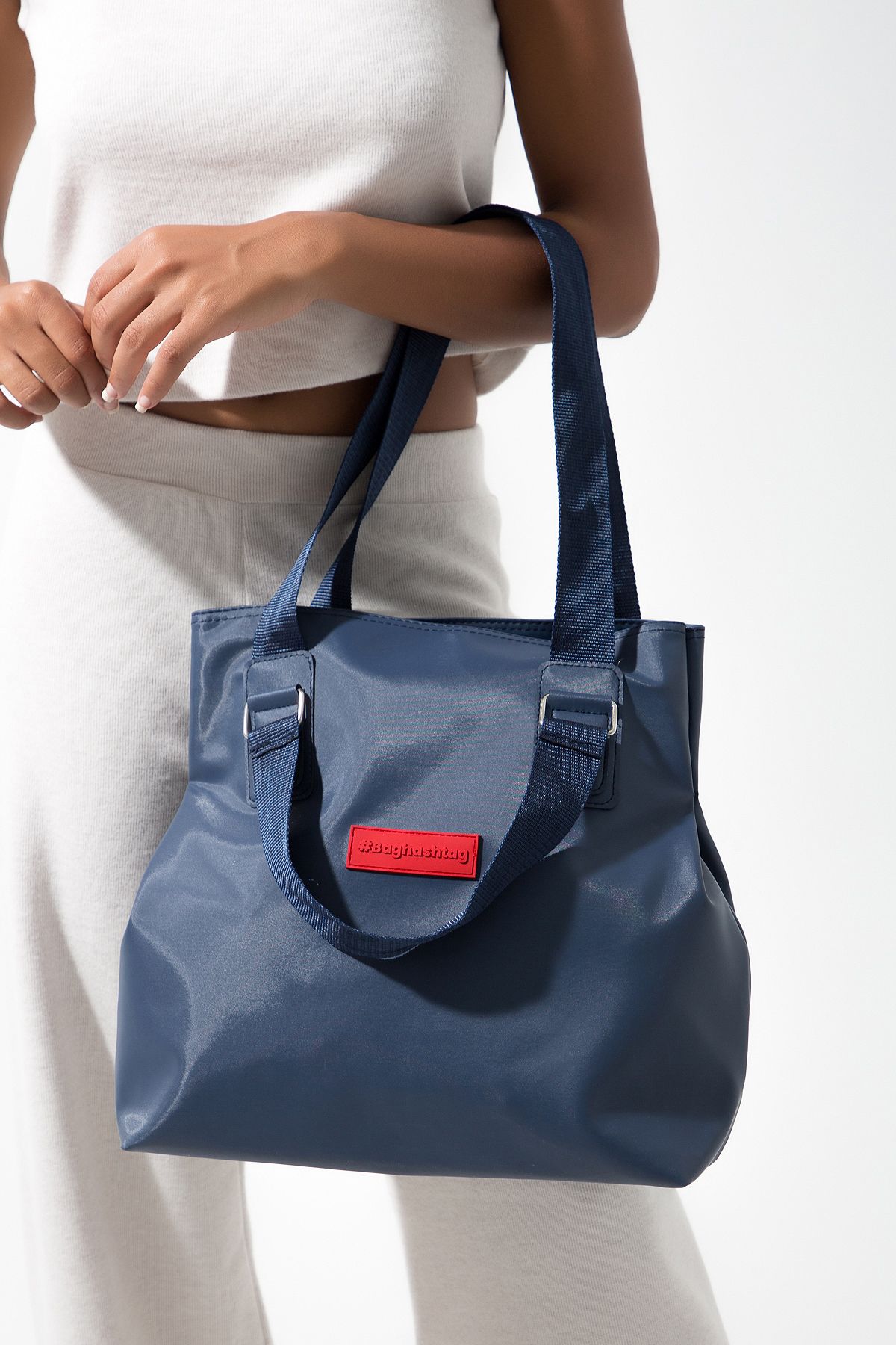 Waterproof tote hot sale with zipper