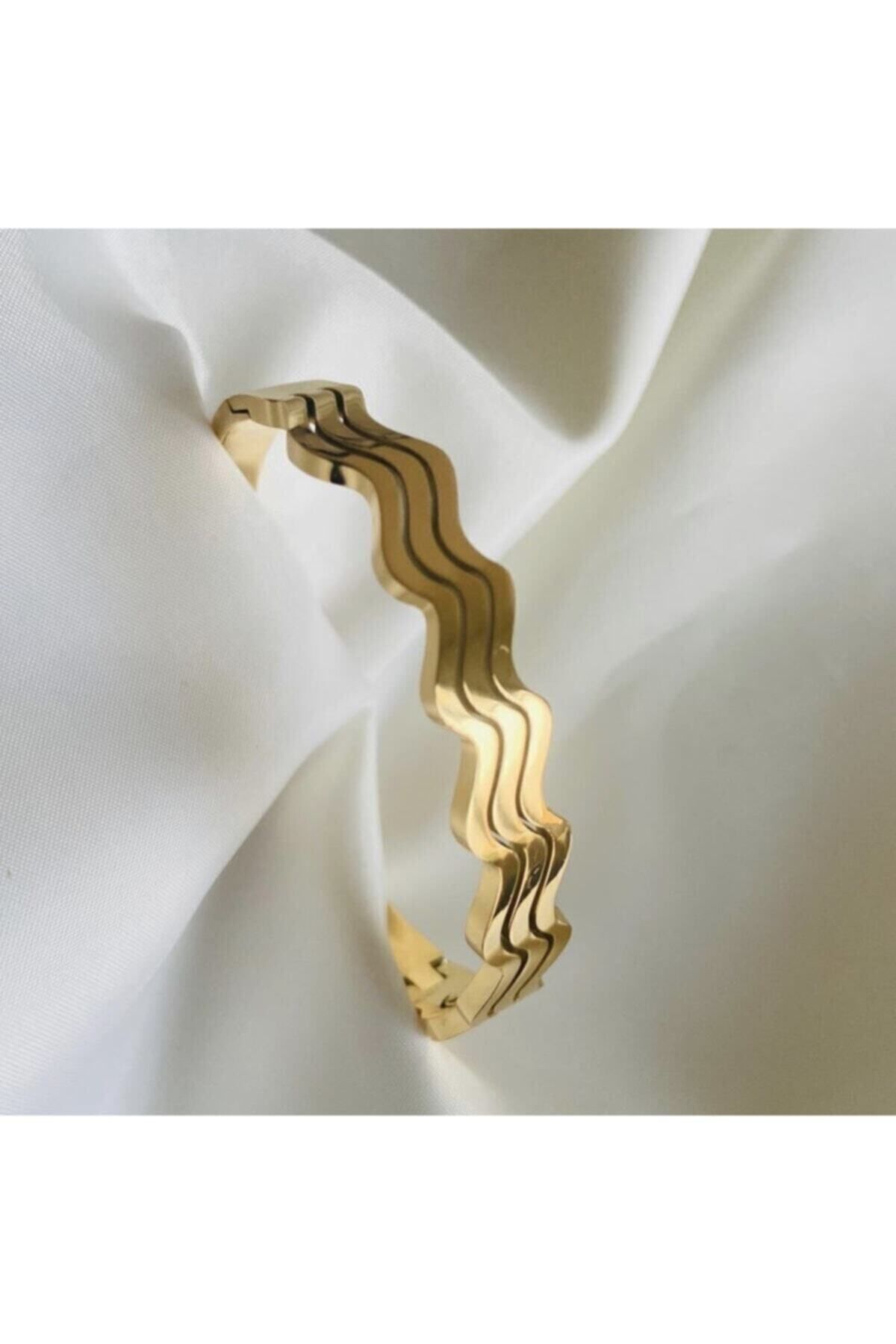 Gold colour bracelet store