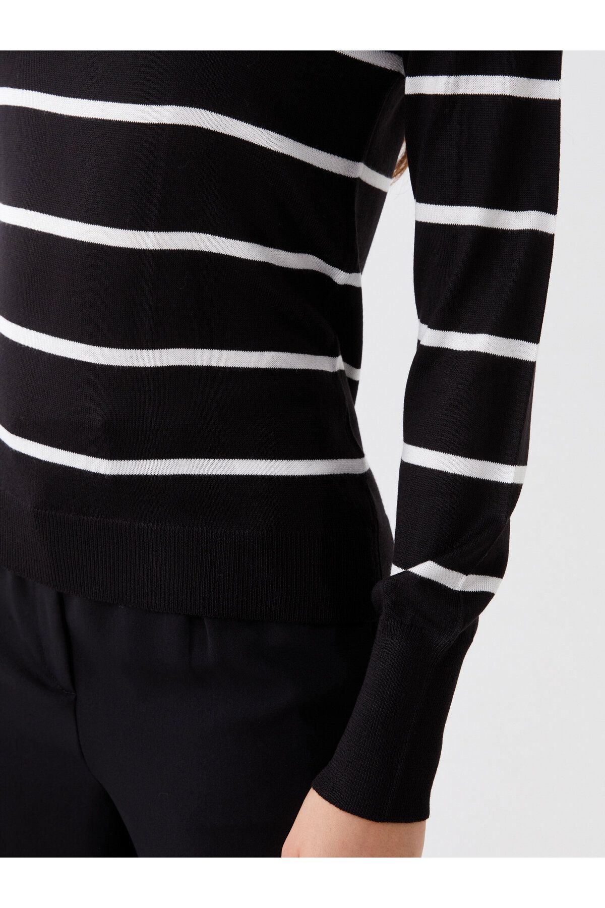LC Waikiki-Turtleneck csíkos, hosszú ujjú női kötött pulóver 4