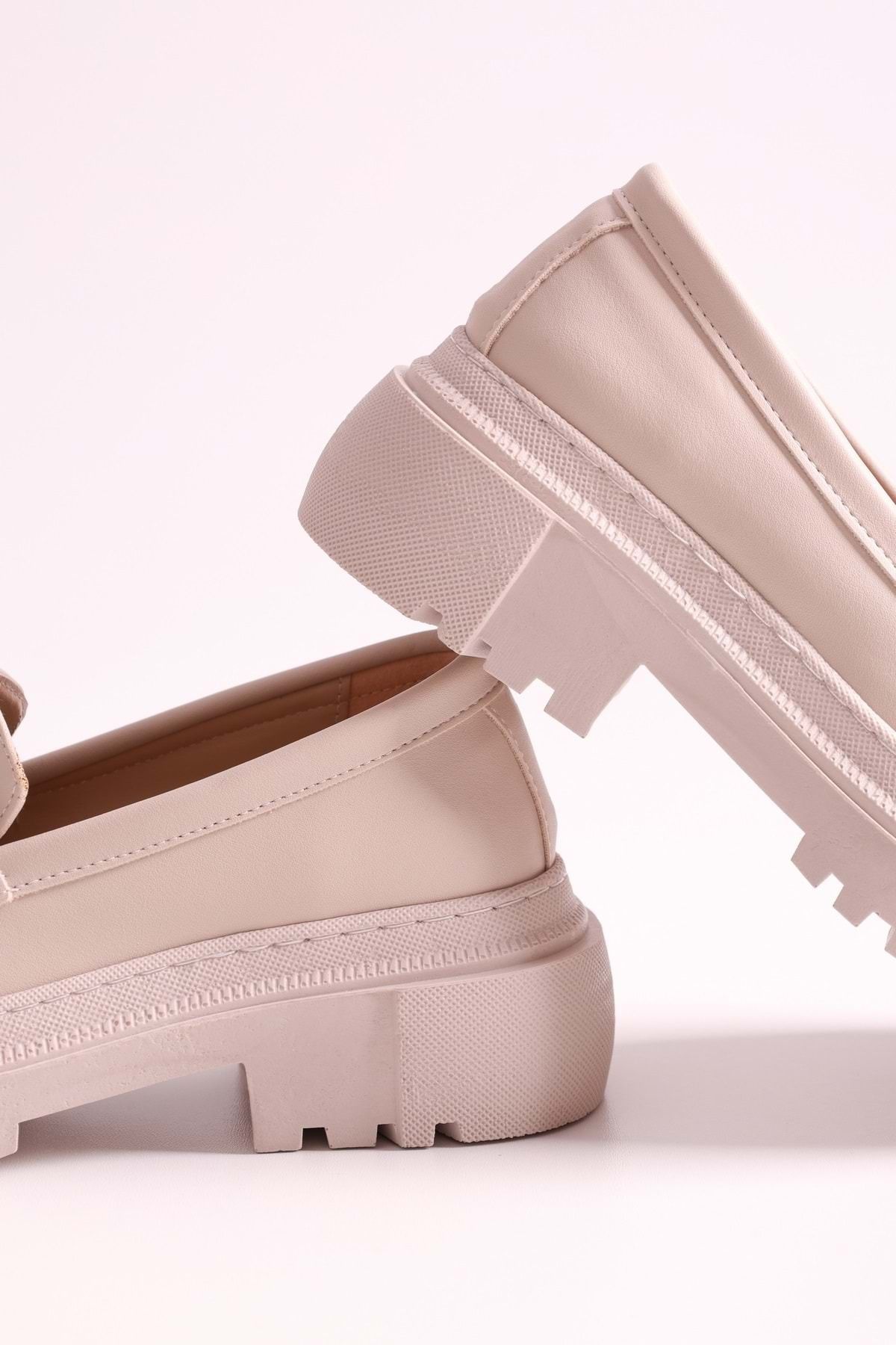 Shoeberry-Damen Rex Beige Skin Loafer mit dicker Sohle und Schnalle Beige Skin 5