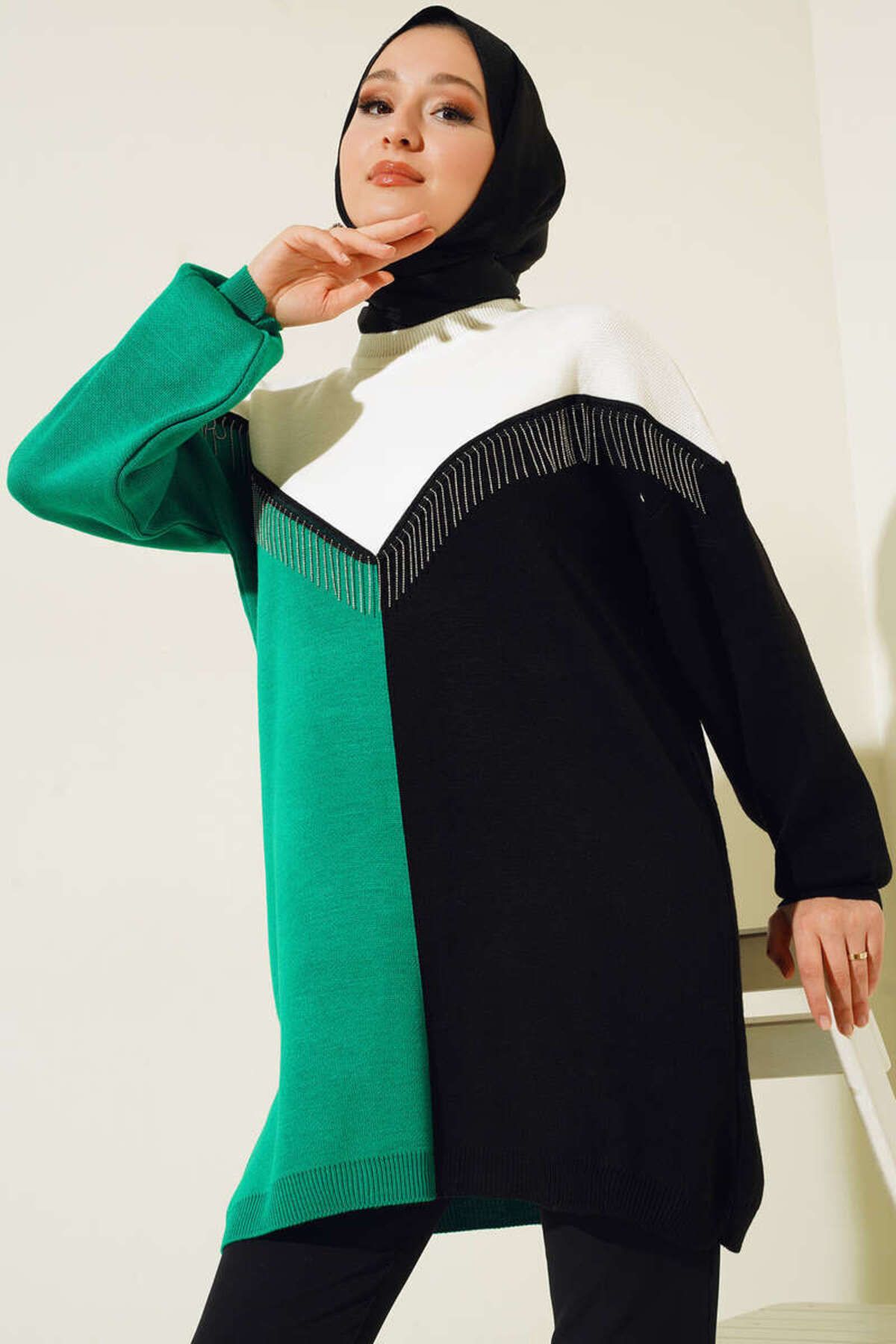 Flamingo-Triklo Tunic with V-Chain Detail on the Front 4