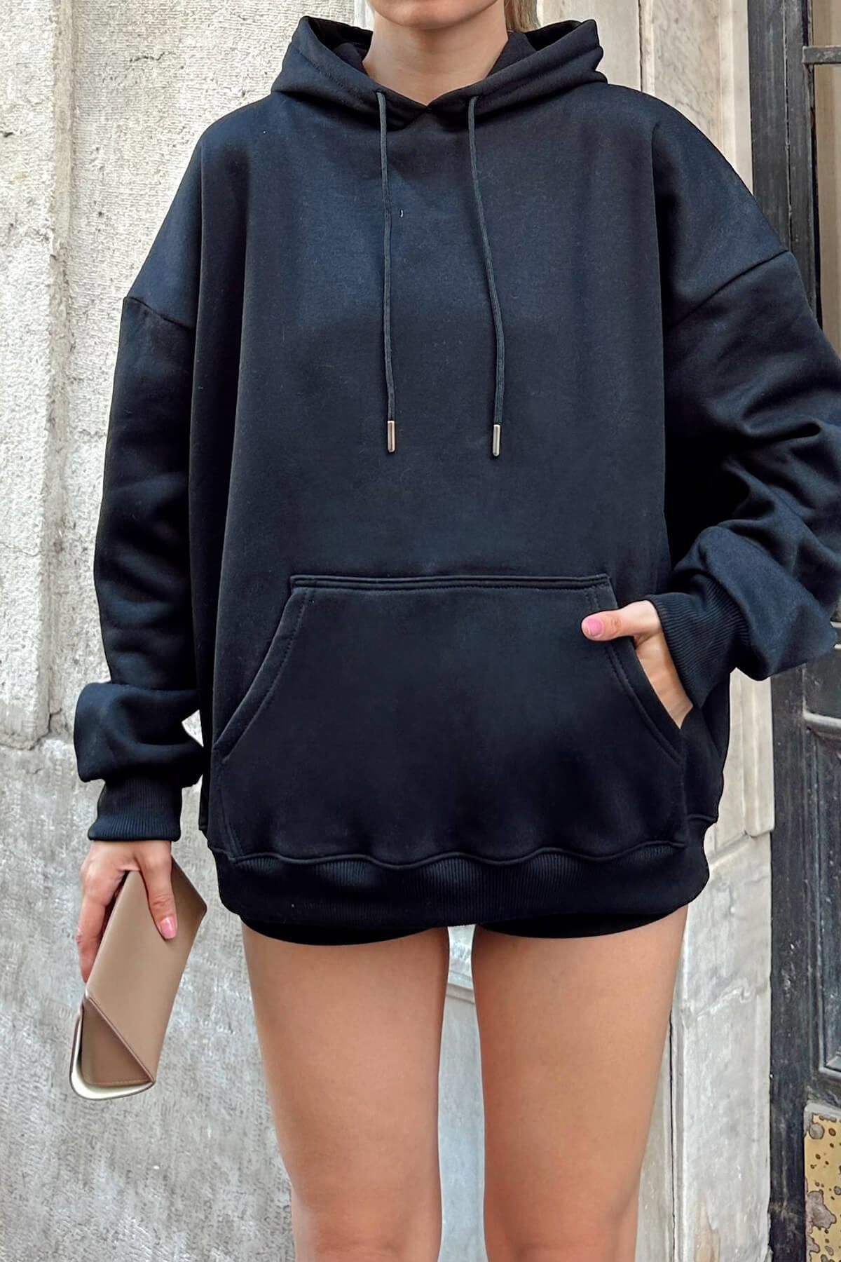 Swist Schwarzes, übergroßes Damen-Sweatshirt mit Kapuze, Kängurutasche und  Fleece-Innenseite - Trendyol