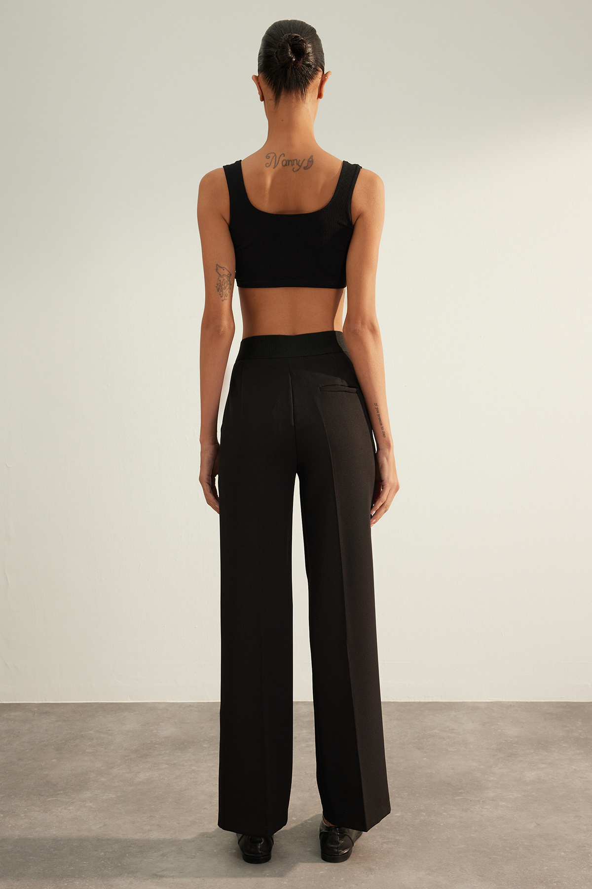 Trendyol Collection-Schwarze Premium-Hose aus gewebtem Stoff mit geradem/geradem Schnitt TWOAW24PL00090 7
