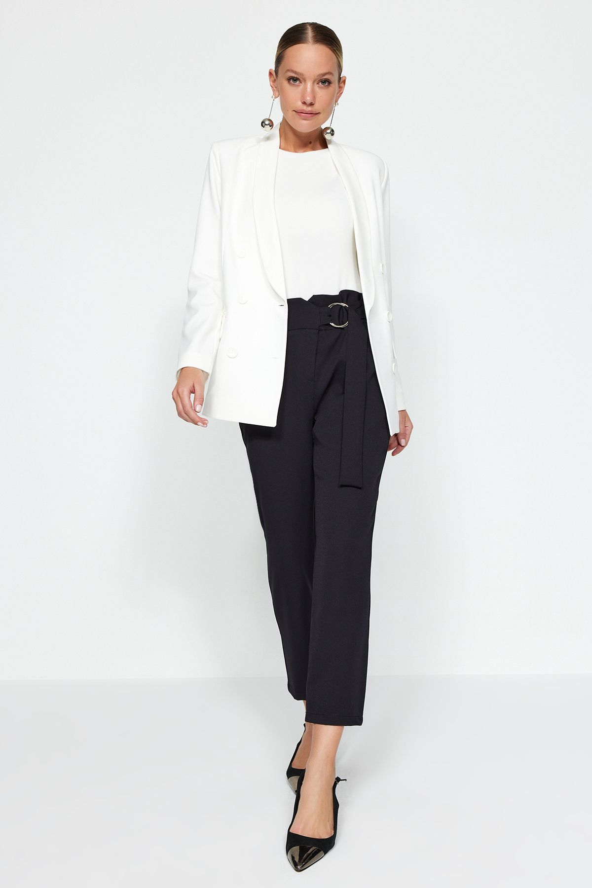 complete the look image