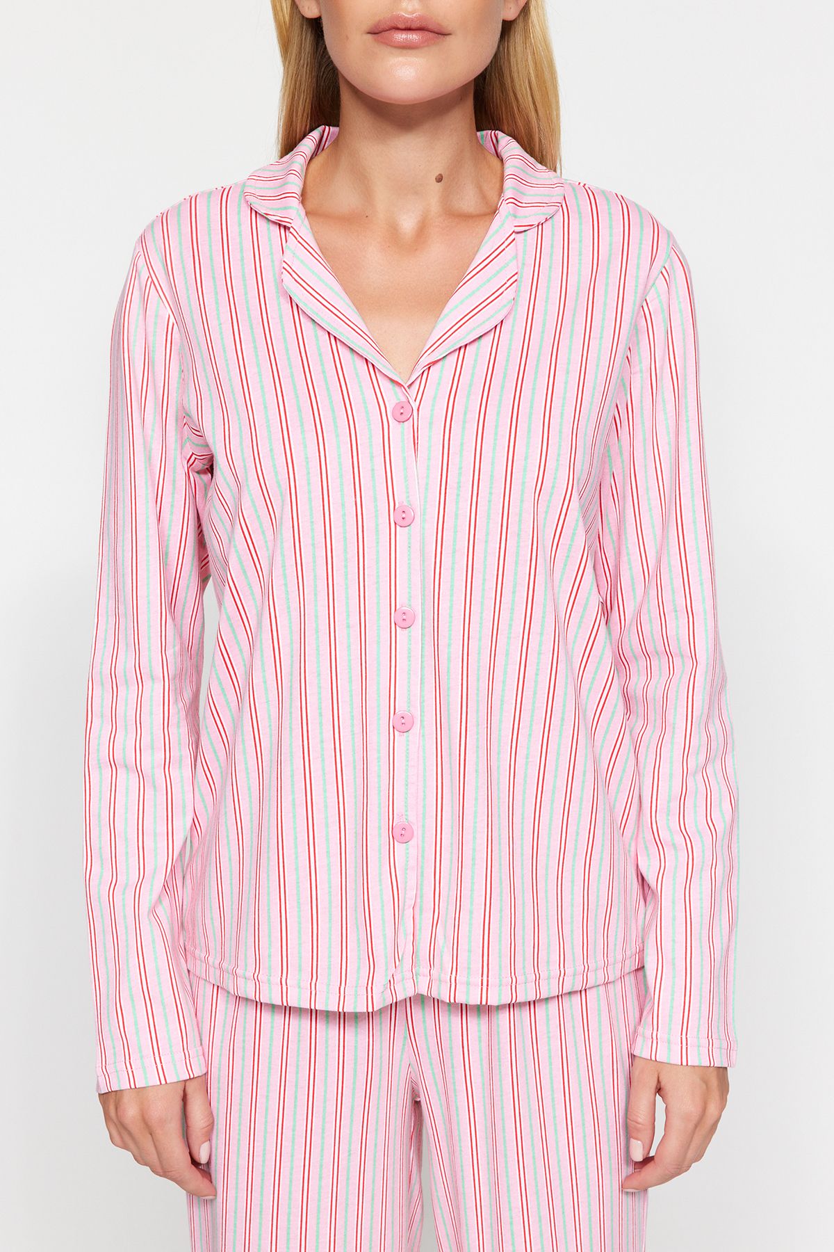 Trendyol Collection-Nachtwäsche-Set aus rosa gestreiftem Hemd und Hose, 100 % Baumwolle – THMAW24PT00144 4