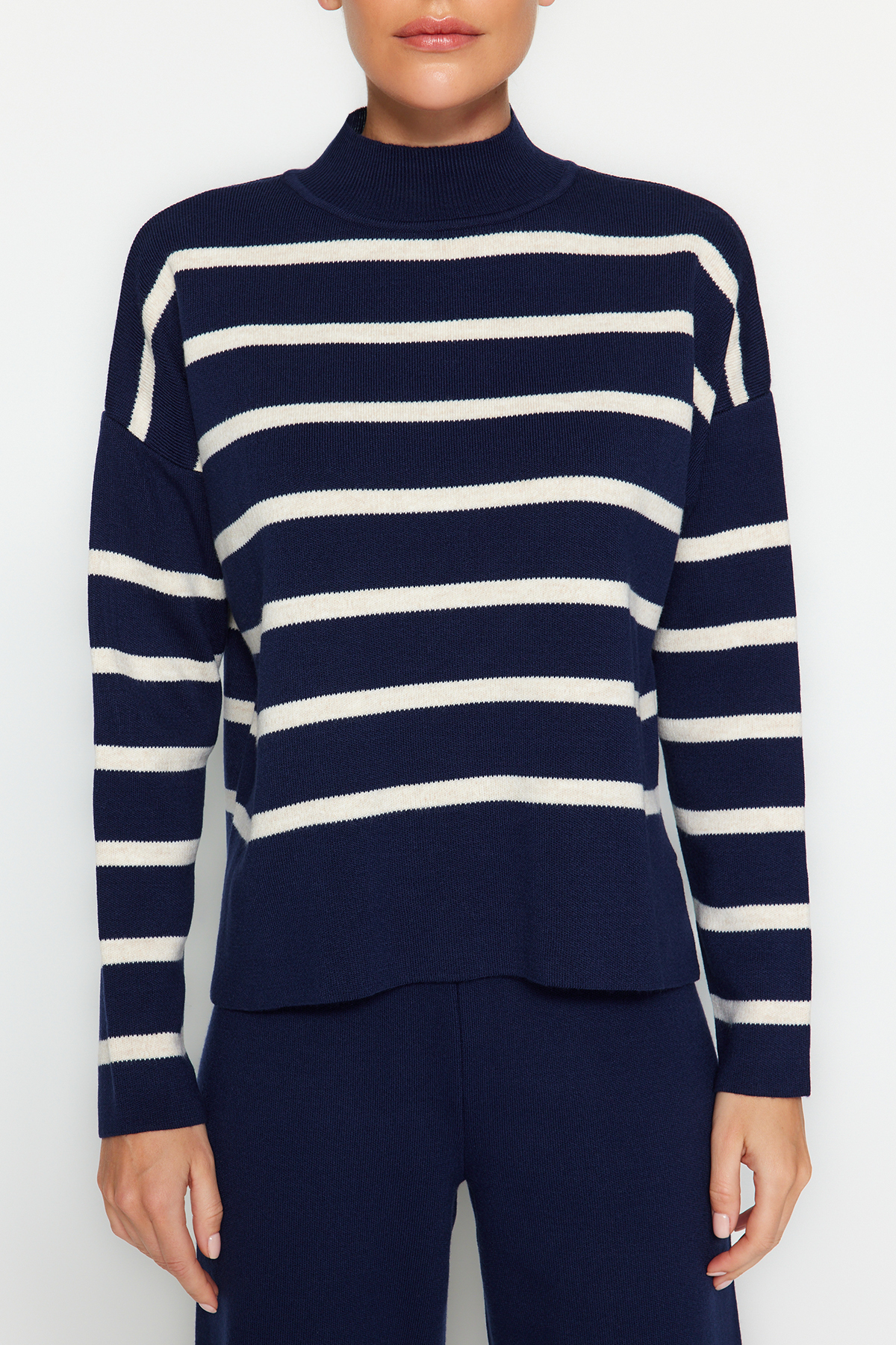 Trendyol Collection Sada proužkovaného úpletu v námořnické modré - spodní a horní TWOAW24AU00045