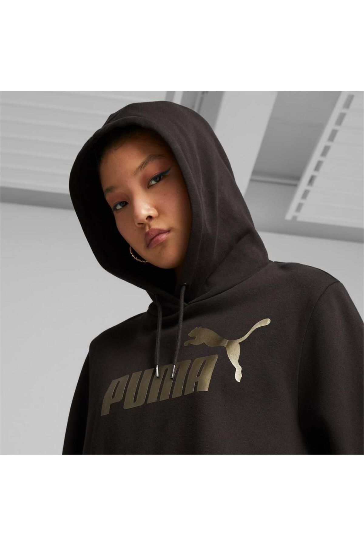 Black and shop gold puma tracksuit