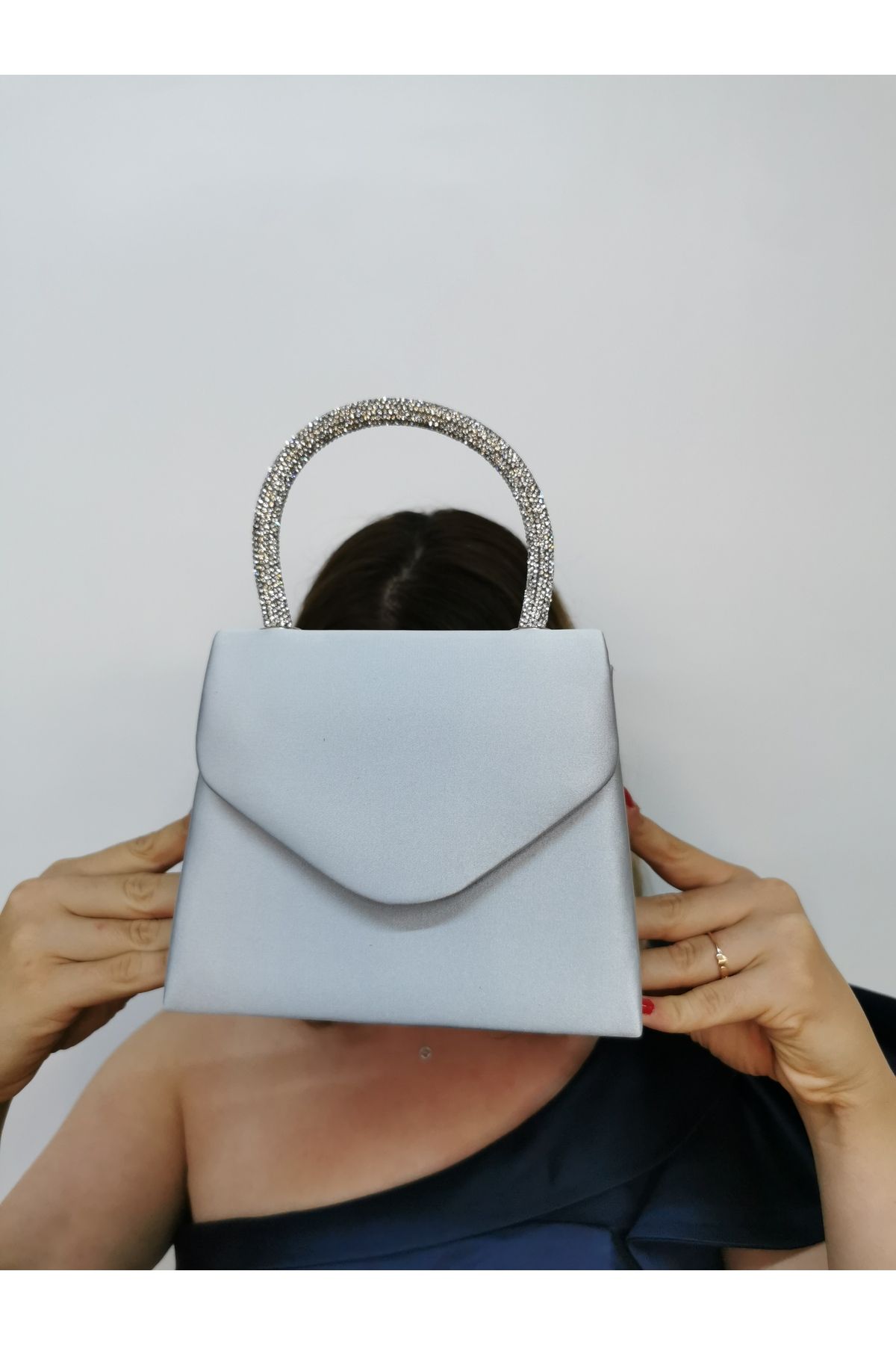Silver best sale formal clutch