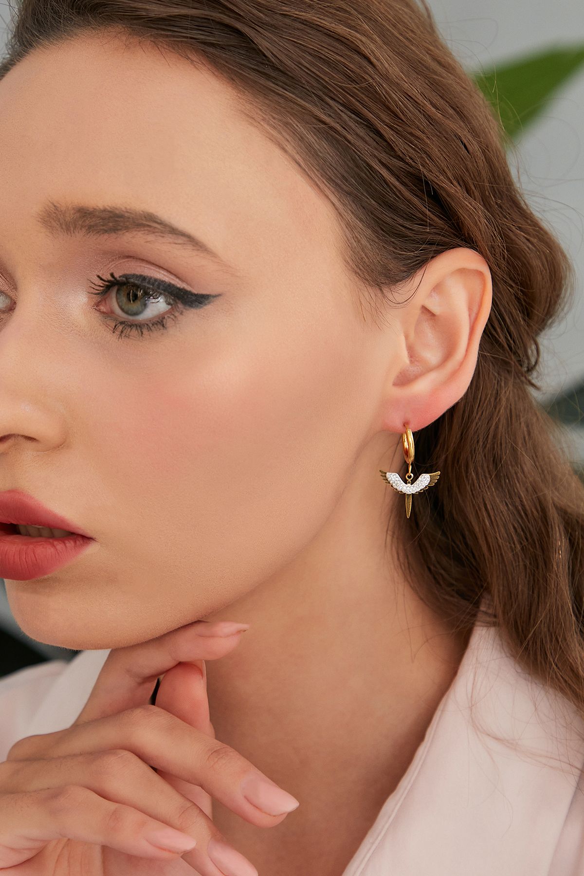 Lv angel stud earrings top