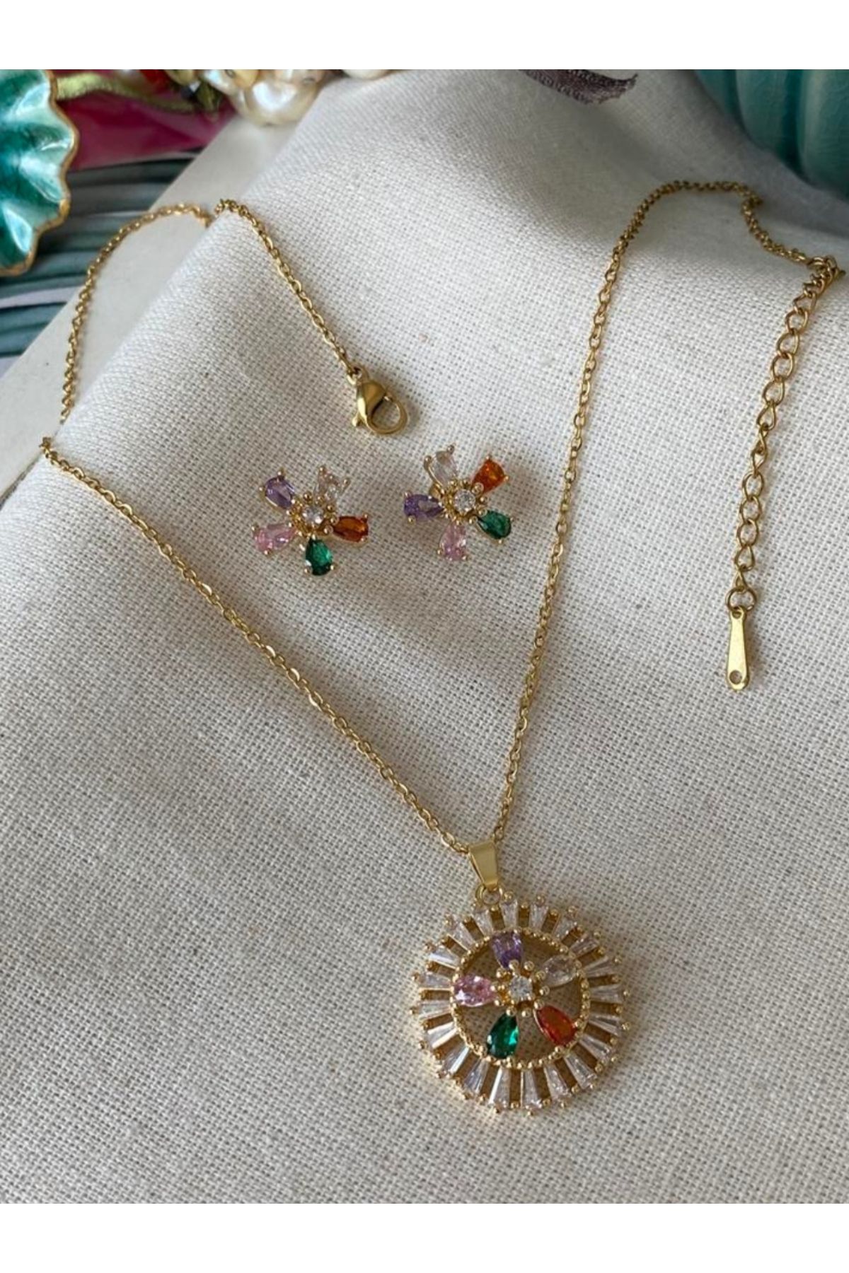 Popular gold deals necklaces 2020