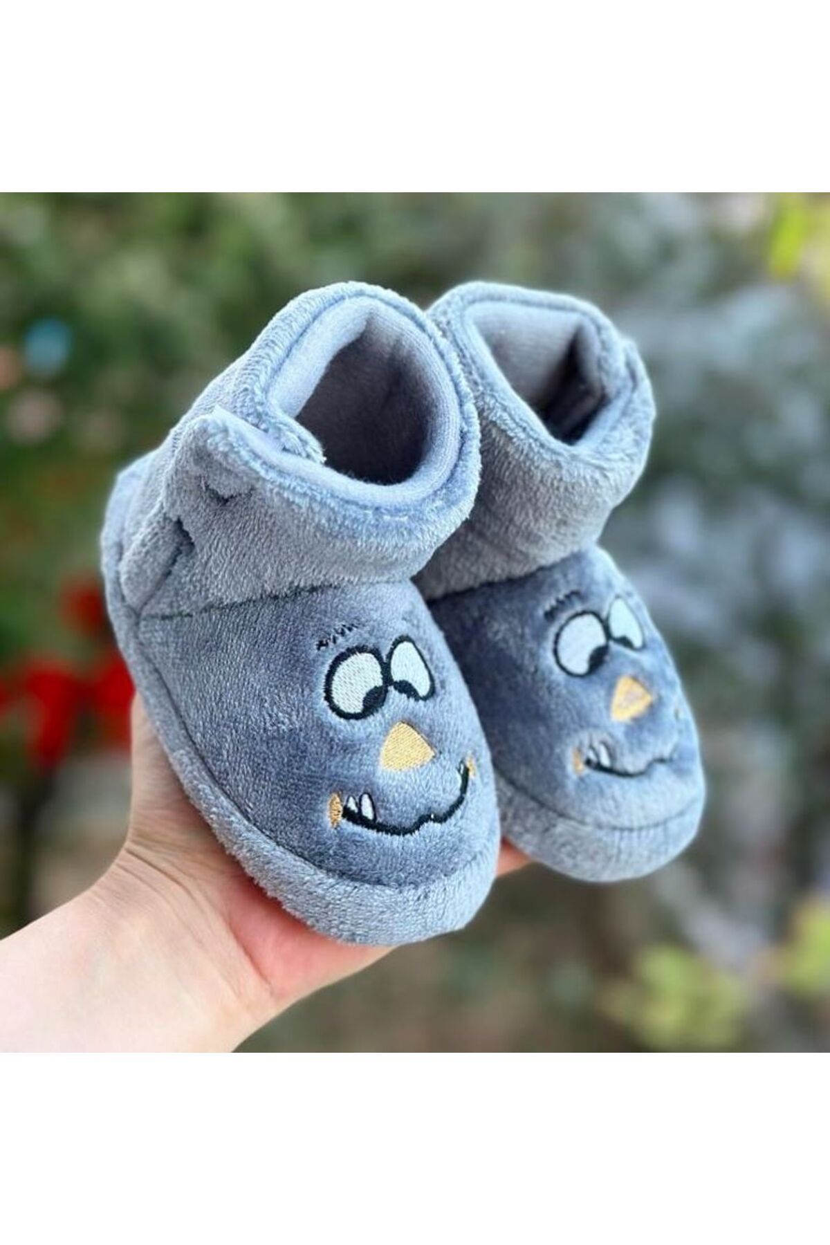 Cookie monster best sale house shoes
