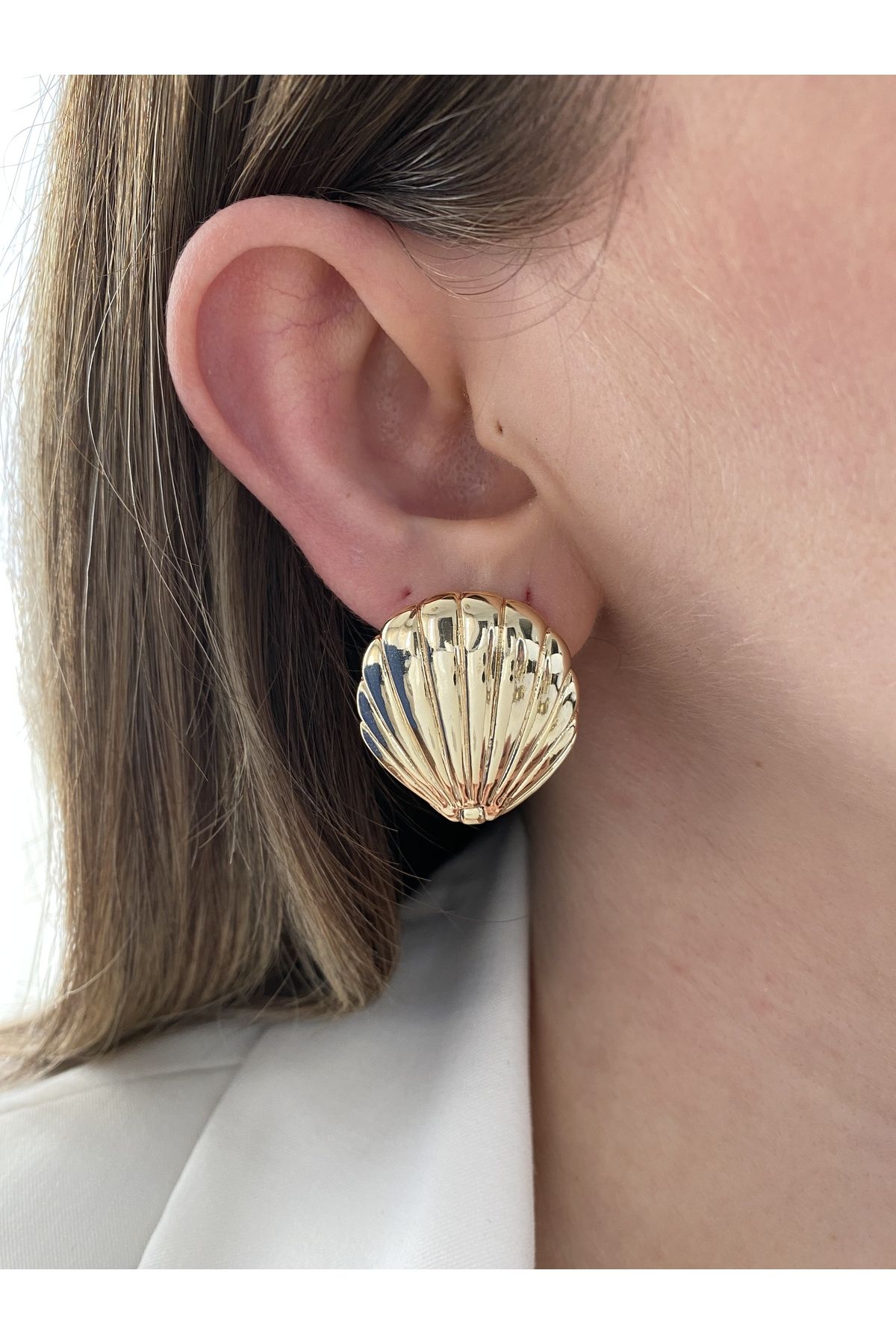 Pinery Jewels VIP SERIES Brand Model Sea Shell Earring Pair