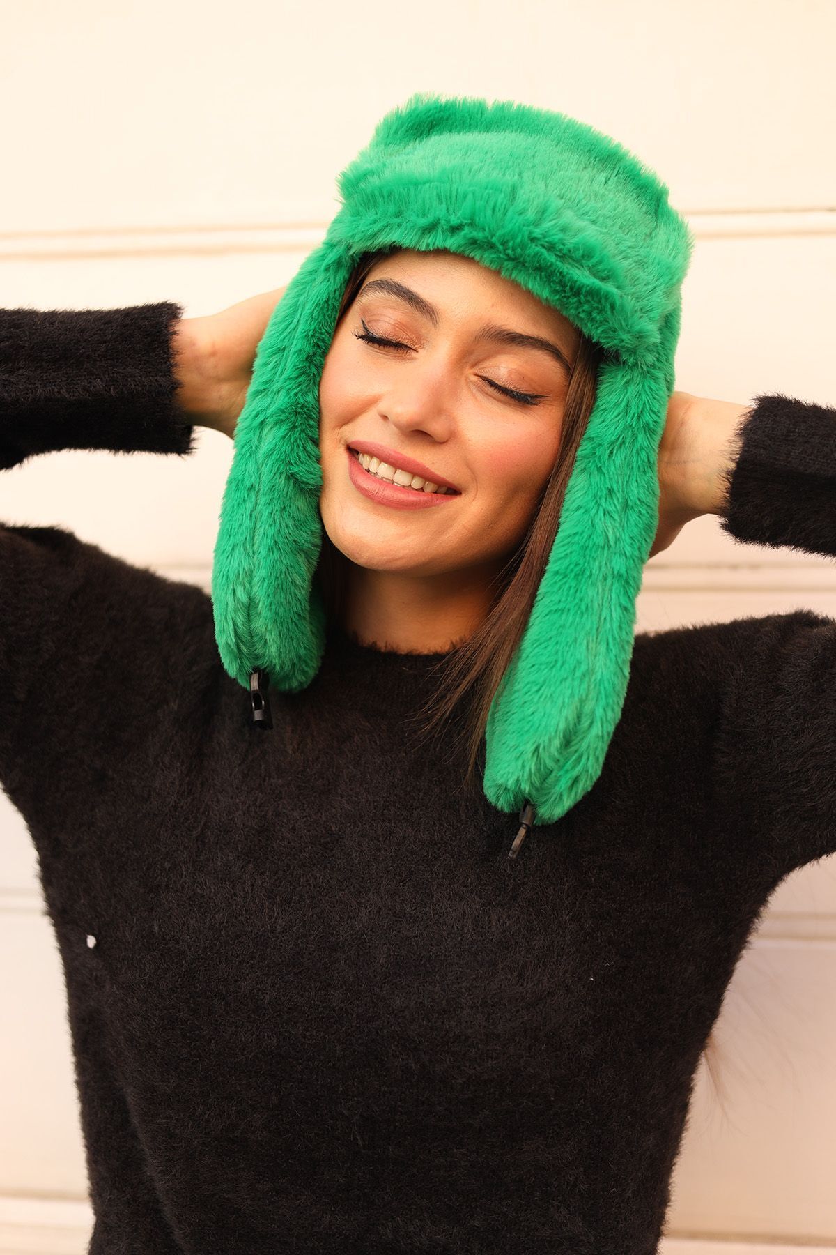 REMSA Plush Beanie Hat with Snap Fastening Fur Headphones RK 03