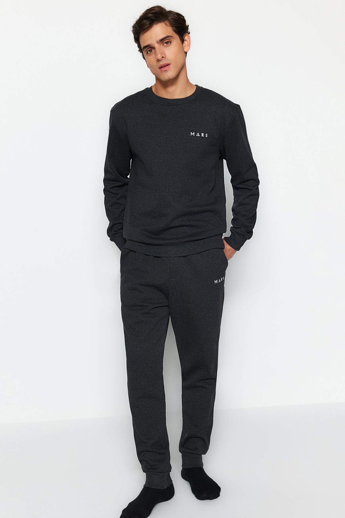 Trendyolmilla Man Antrasit Regular Fit Baskılı Örme Pijama Takımı TMNAW24PT00040