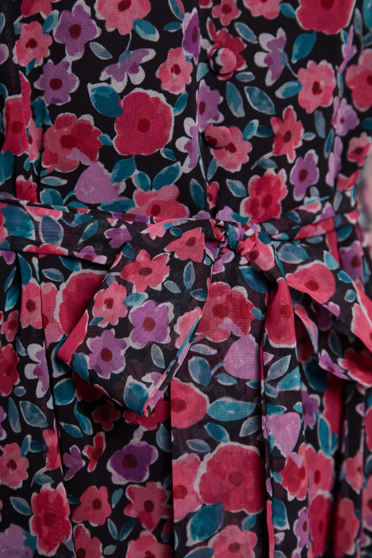Trendyol Curve-V-neck Chiffon Lining -Multicolor Flower Print Dress TBBAW24AH00054 8