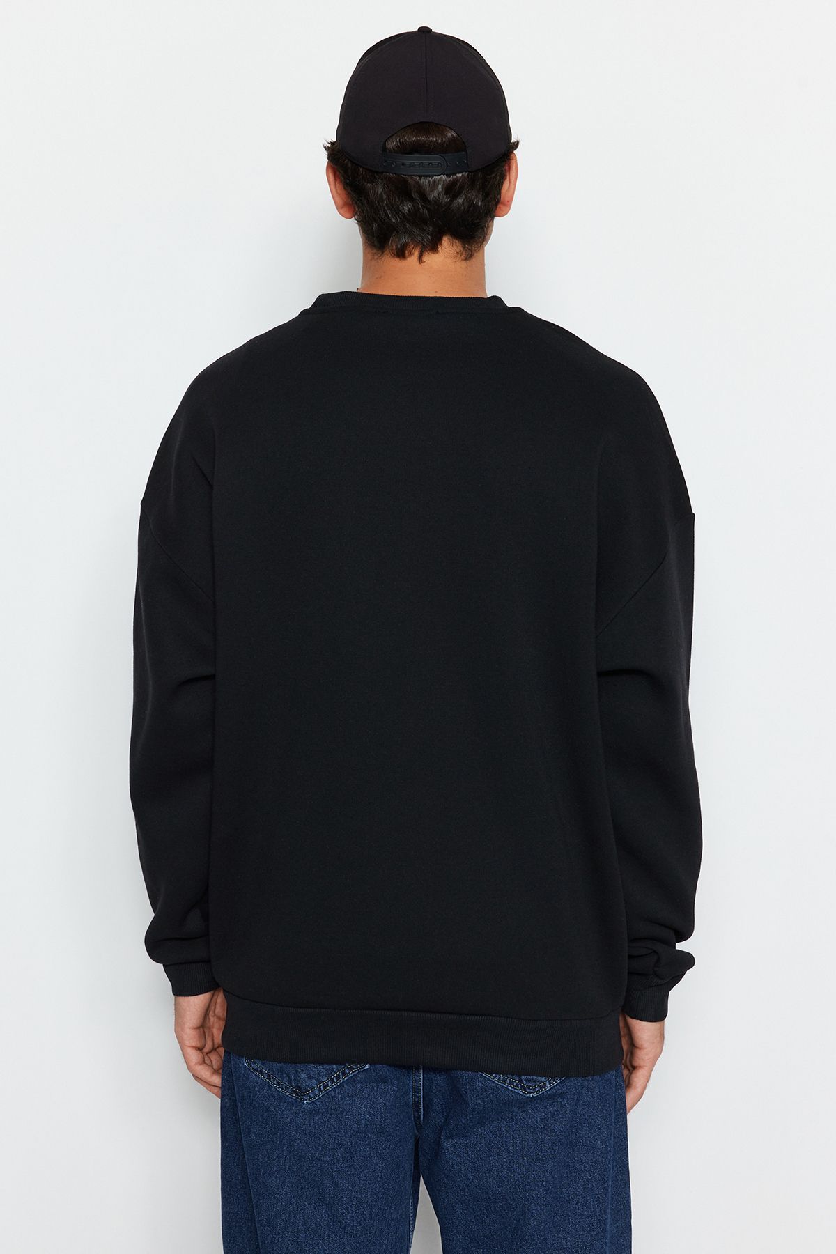 Trendyol Collection-Schwarzes Oversize-Sweatshirt mit Tierstickerei - Langarm TMNAW24sw00169 5