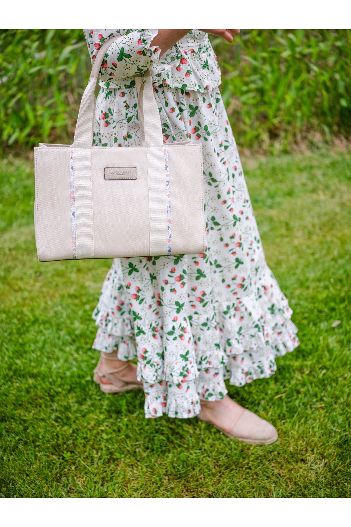 Laura Ashley Beige Women s Tote Bag Trendyol