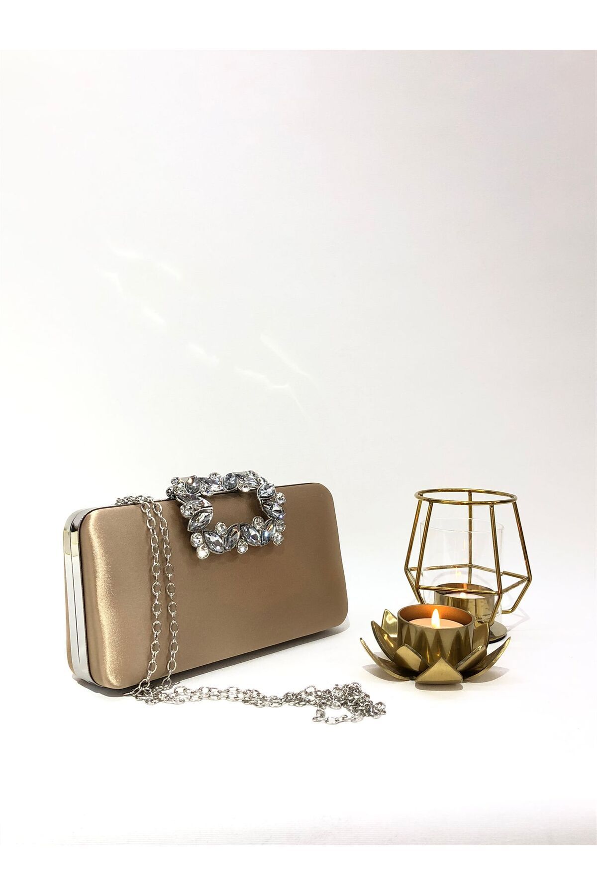 Nude color clutch 2025