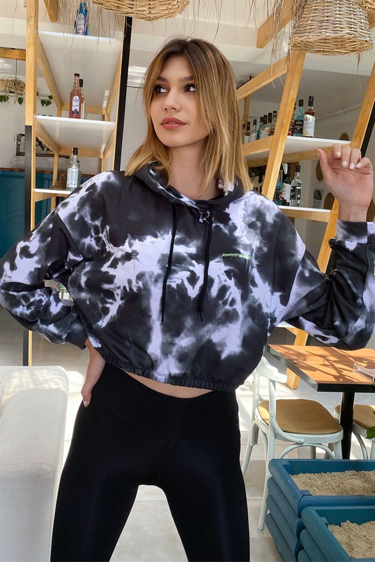 Black and white tie dye sweatsuit 2025