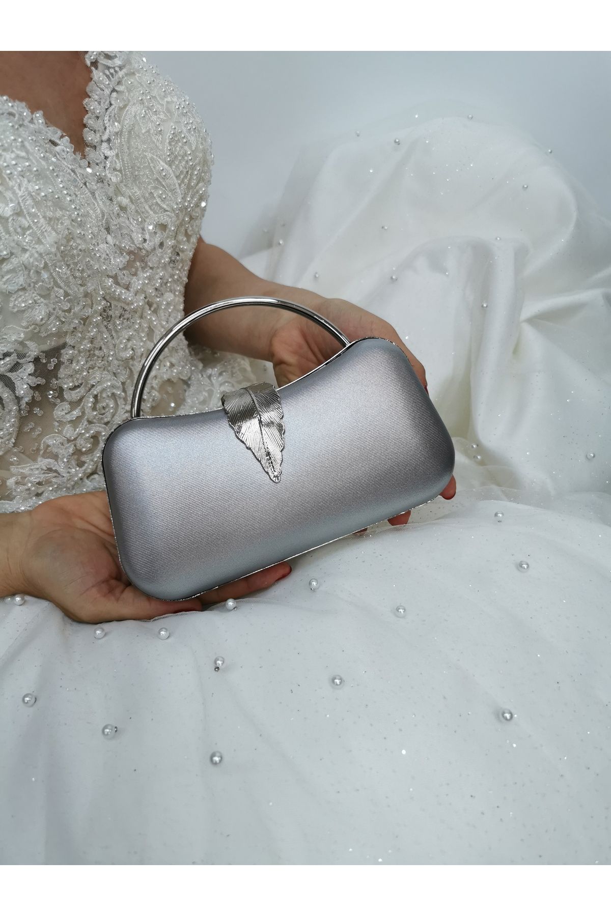 Silver dress clutch bag hotsell