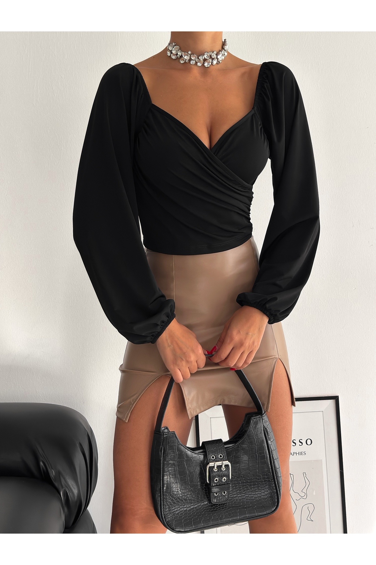 QUTTA Női fekete hosszú léggömb ujjú elöl keresztben ráncolt sandy szövetből ...