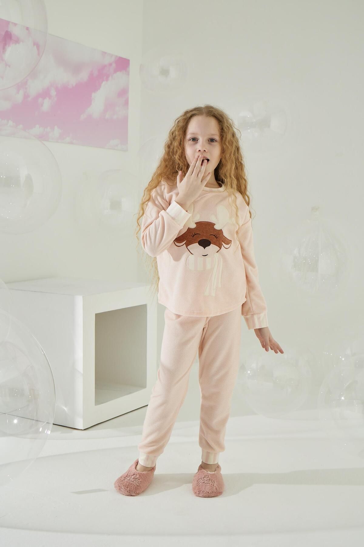 Sevim-Girl Waiter Long Sleeve Velvet Pink Pajamas Set C8T5N5O7 3