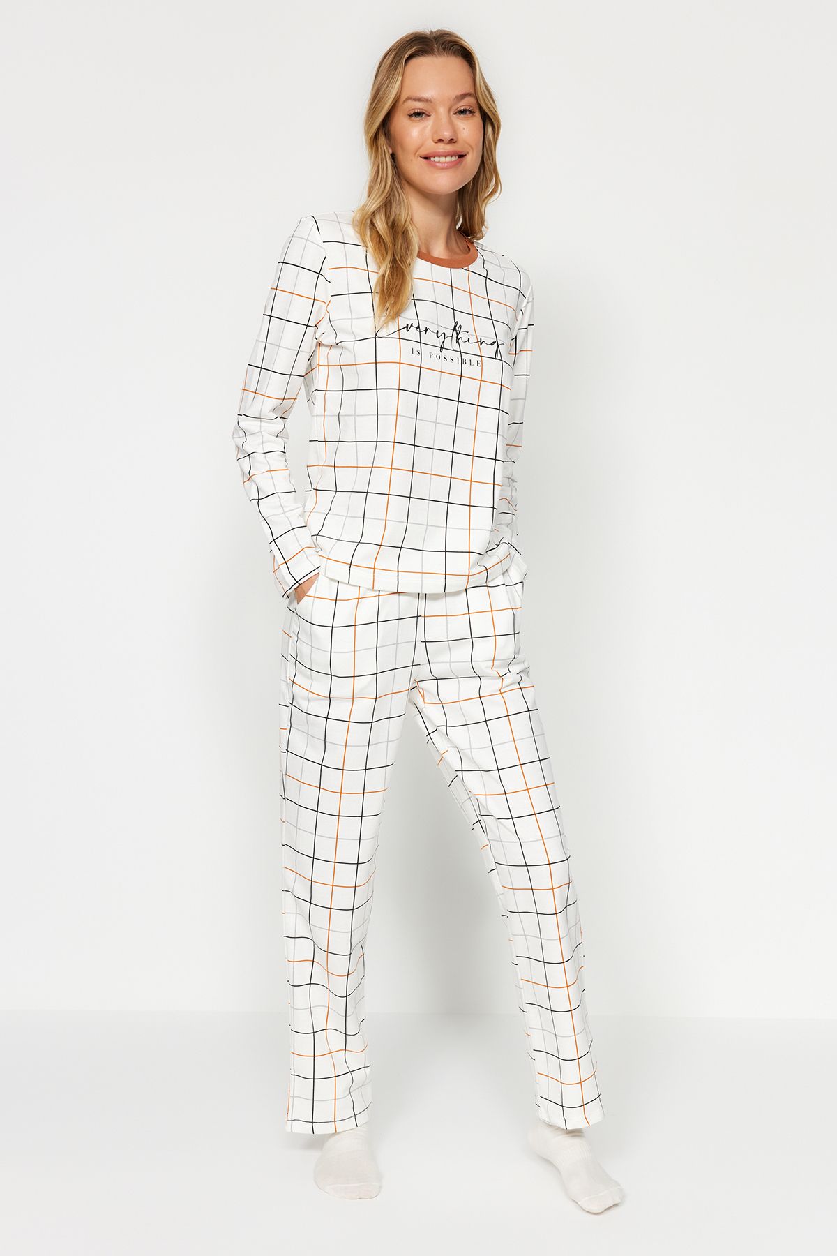 Trendyol Collection-100% памучен комплект бяла карирана пижама - тениска и панталон Thmaw24Pt00235 1