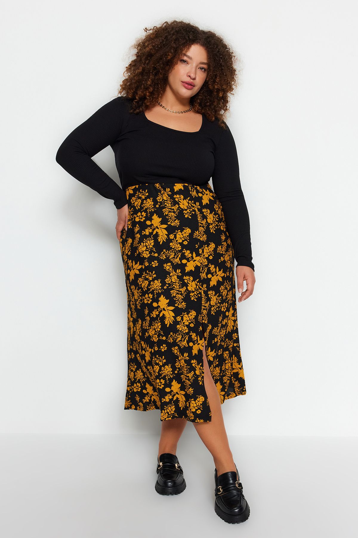 Trendyol Curve Black Floral Ribbed Knitted Skirt TBBAW24AZ00019