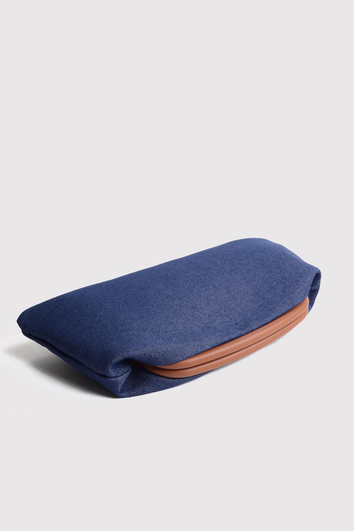 Dark tan outlet clutch bag