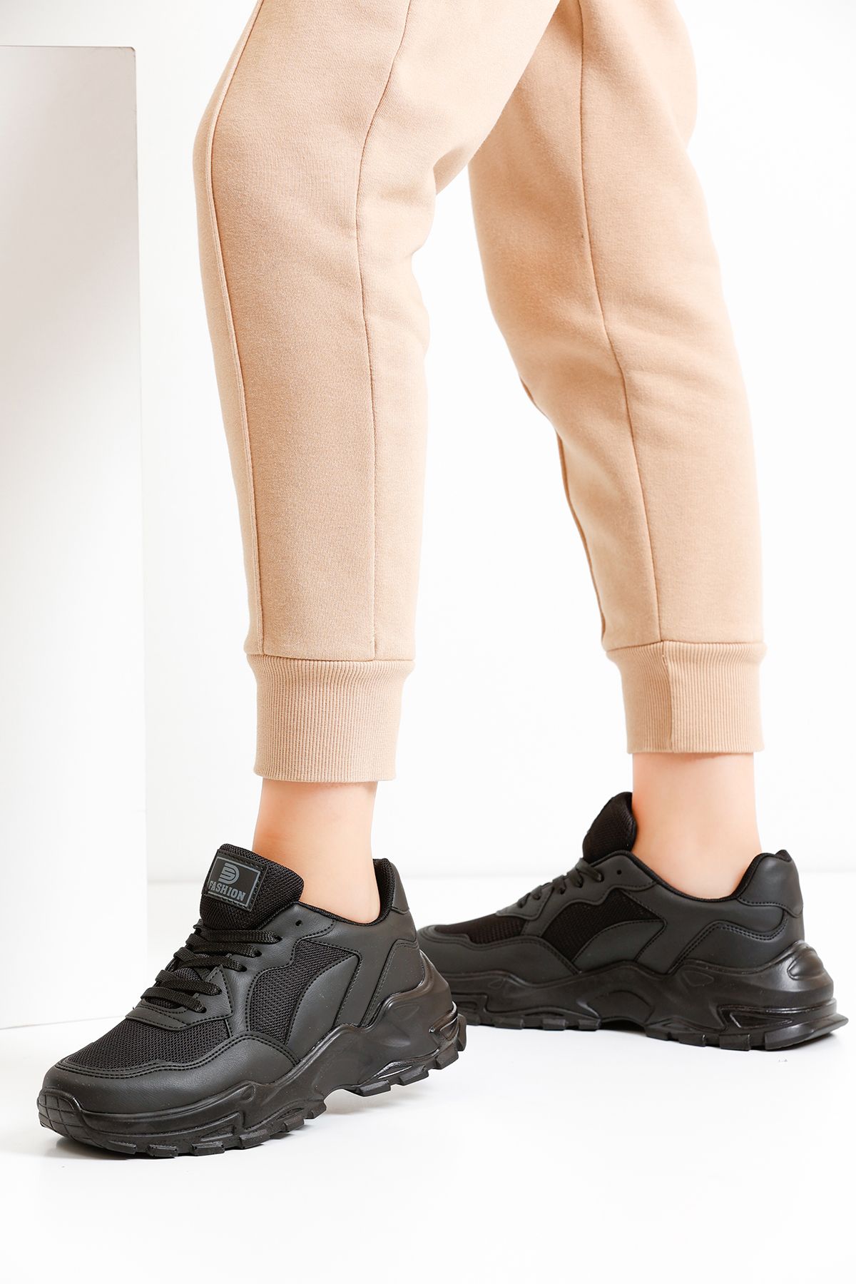 en7-Women's Black Sneakers 0159 2