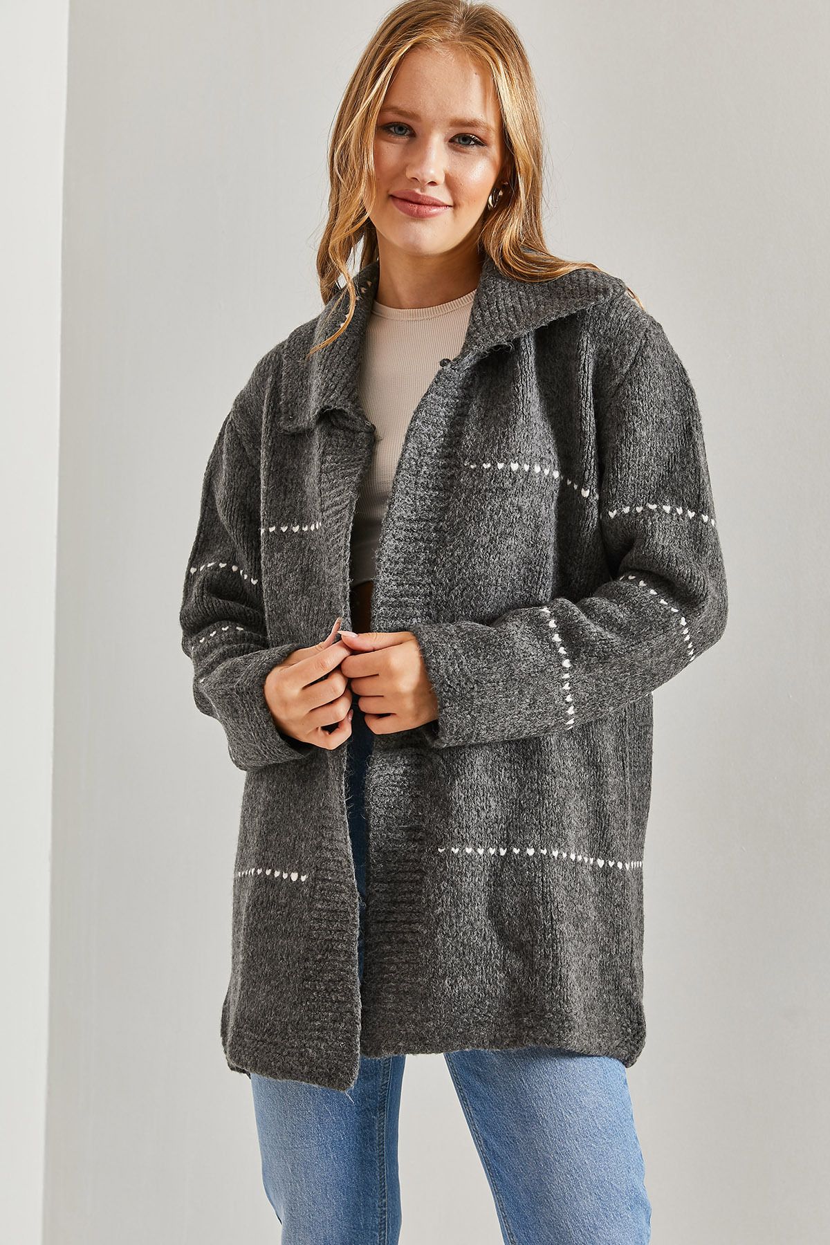 Bianco Lucci-Gestreifter dicker Strick-Cardigan für Damen 3