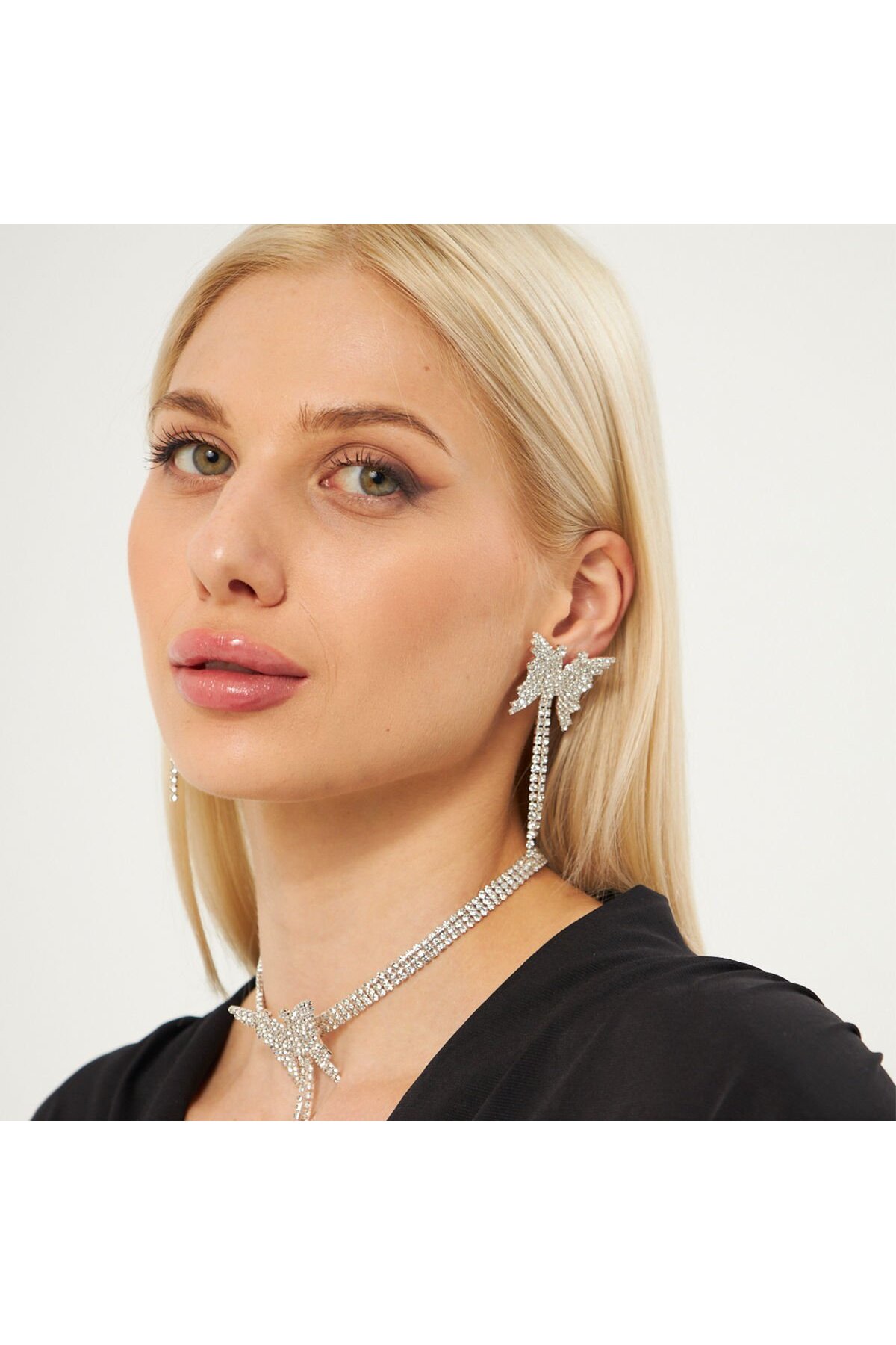 Kelebek motifli choker kolye ve küpe seti 2
