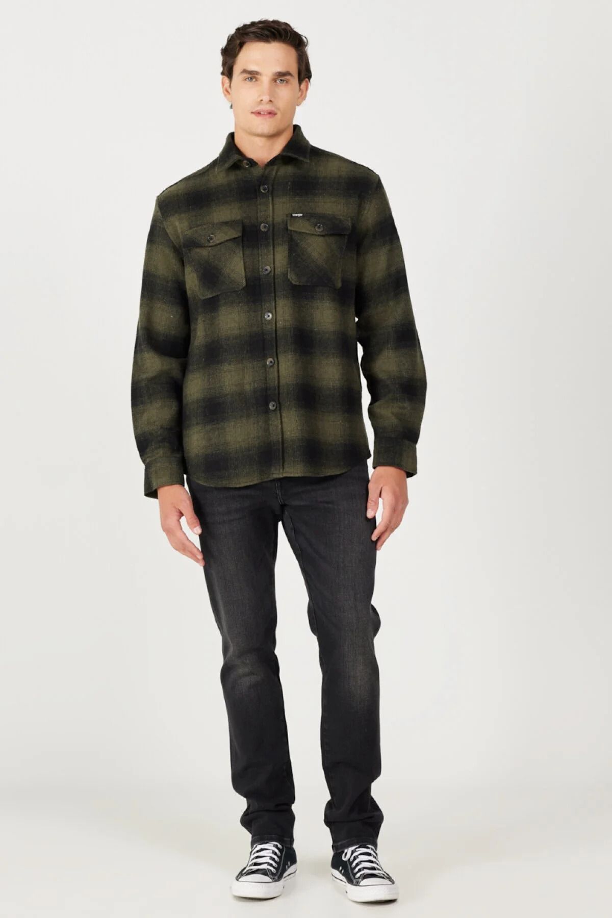WRANGLER-Wygodna koszula męska w kolorze khaki, wykonana w 100% z bawełny W232144801 4