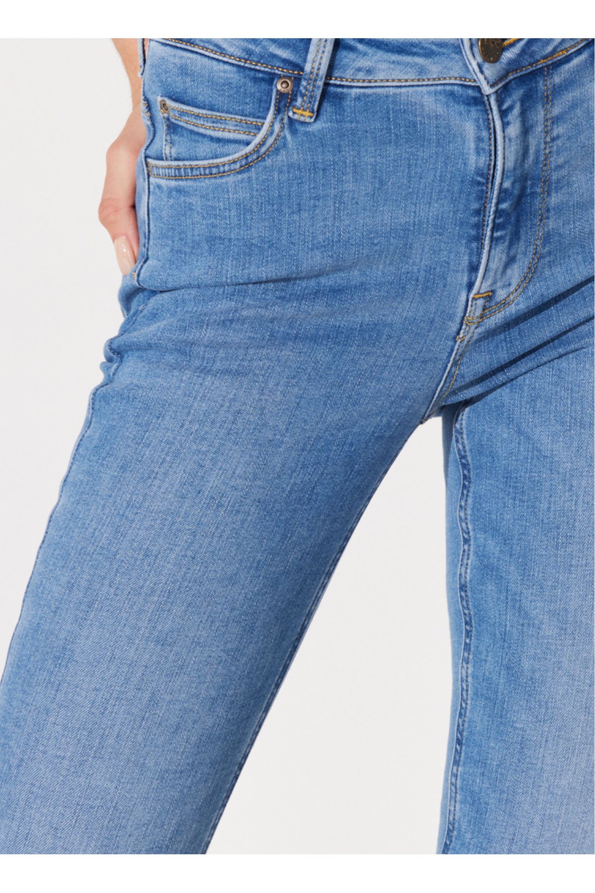 Lee شلوار جین زنانه با ساق بلند باریک و لاغر L32SOVD44-آبی متوسط