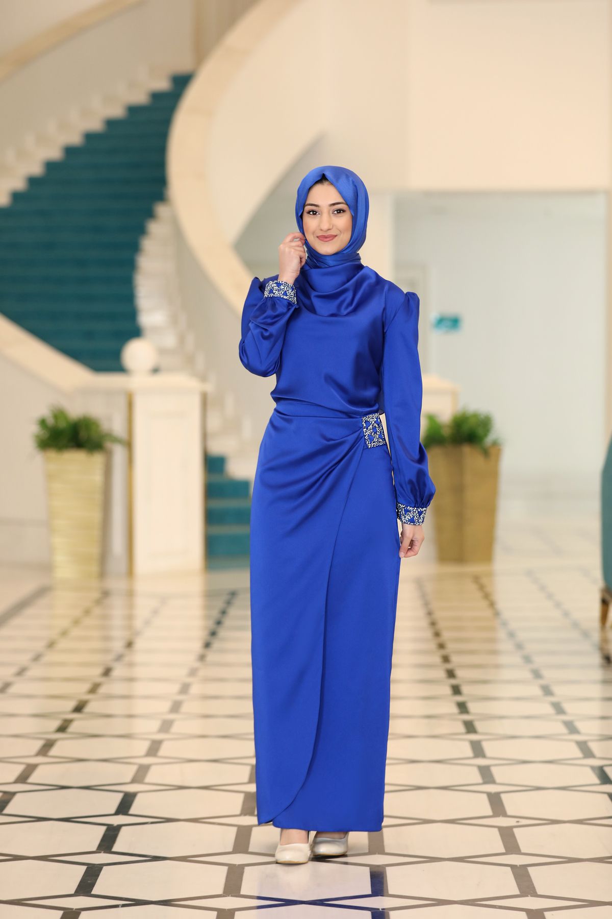 Royal blue hijab outfit shop