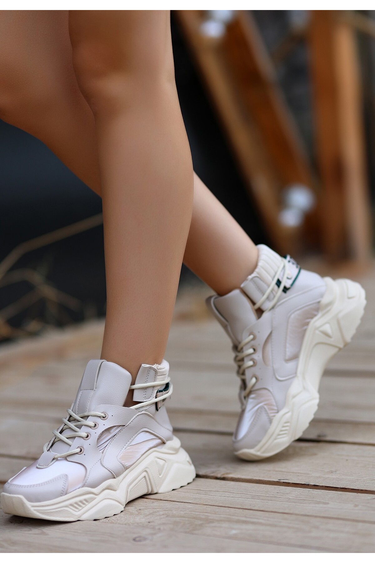 Nolli Ten Cilt Bağcıklı Bot